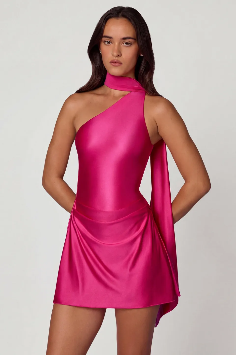 Oh Polly Kiraz 14555 mini robe rose fuchsia satin foulard