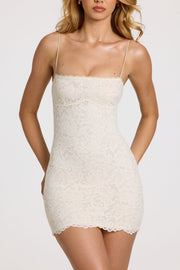 Oh Polly Vaeda 16409 mini robe blanche dentelle festonnée