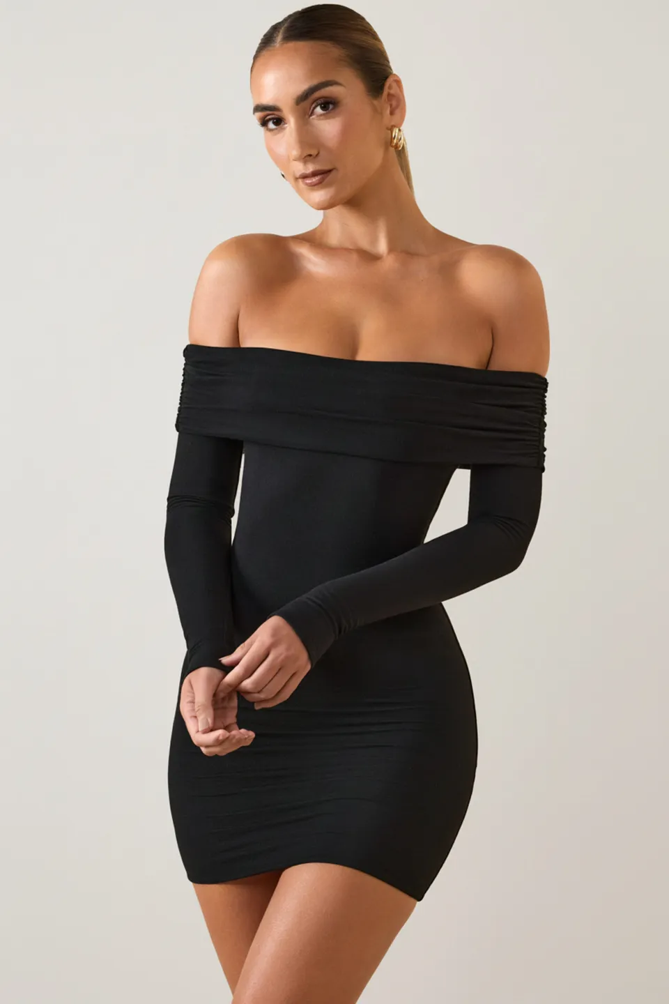 Oh Polly Oriana 12231 mini robe noire modal épaules dénudées