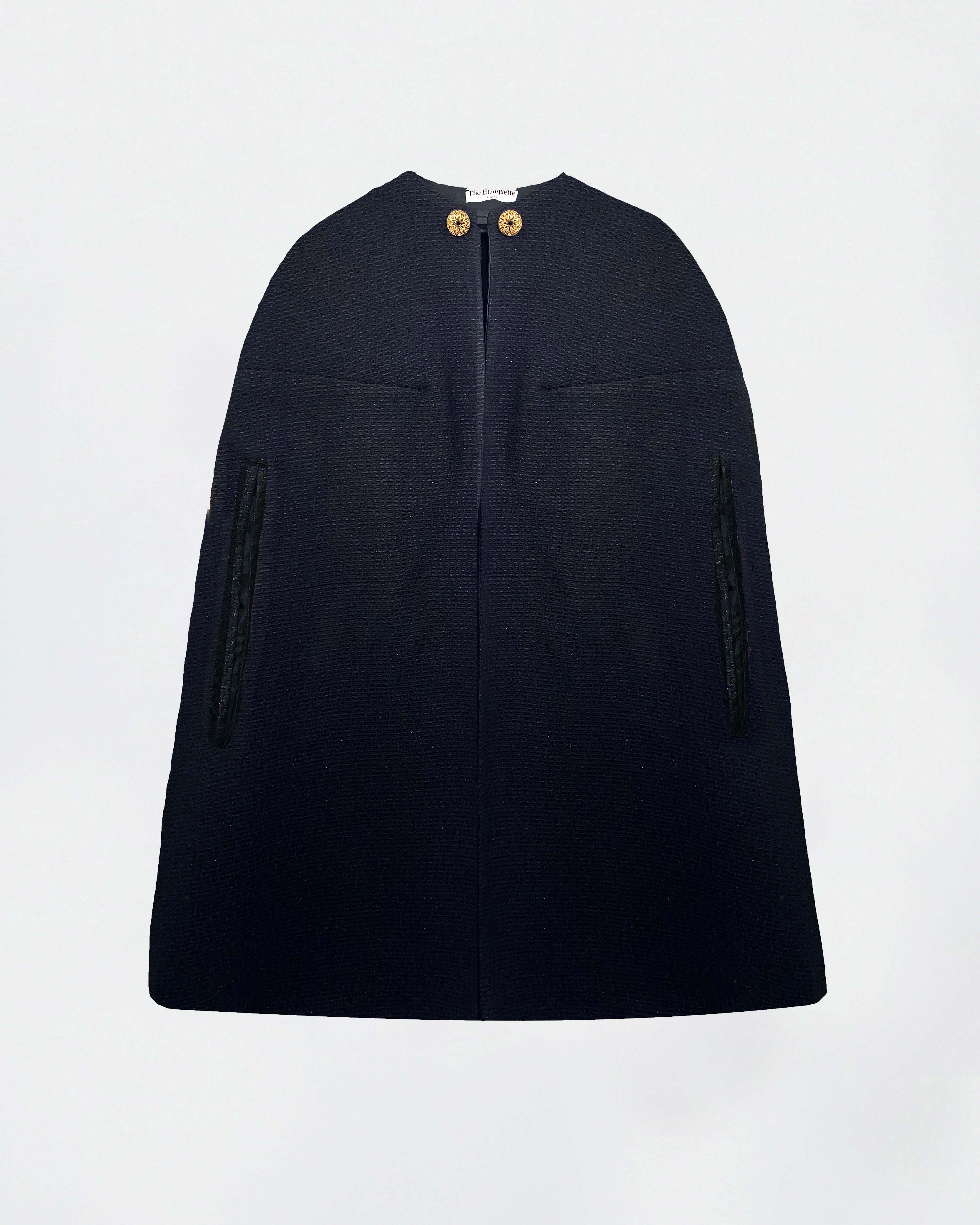 The Ethiquette Jacqueline cape tweed boutons dorés