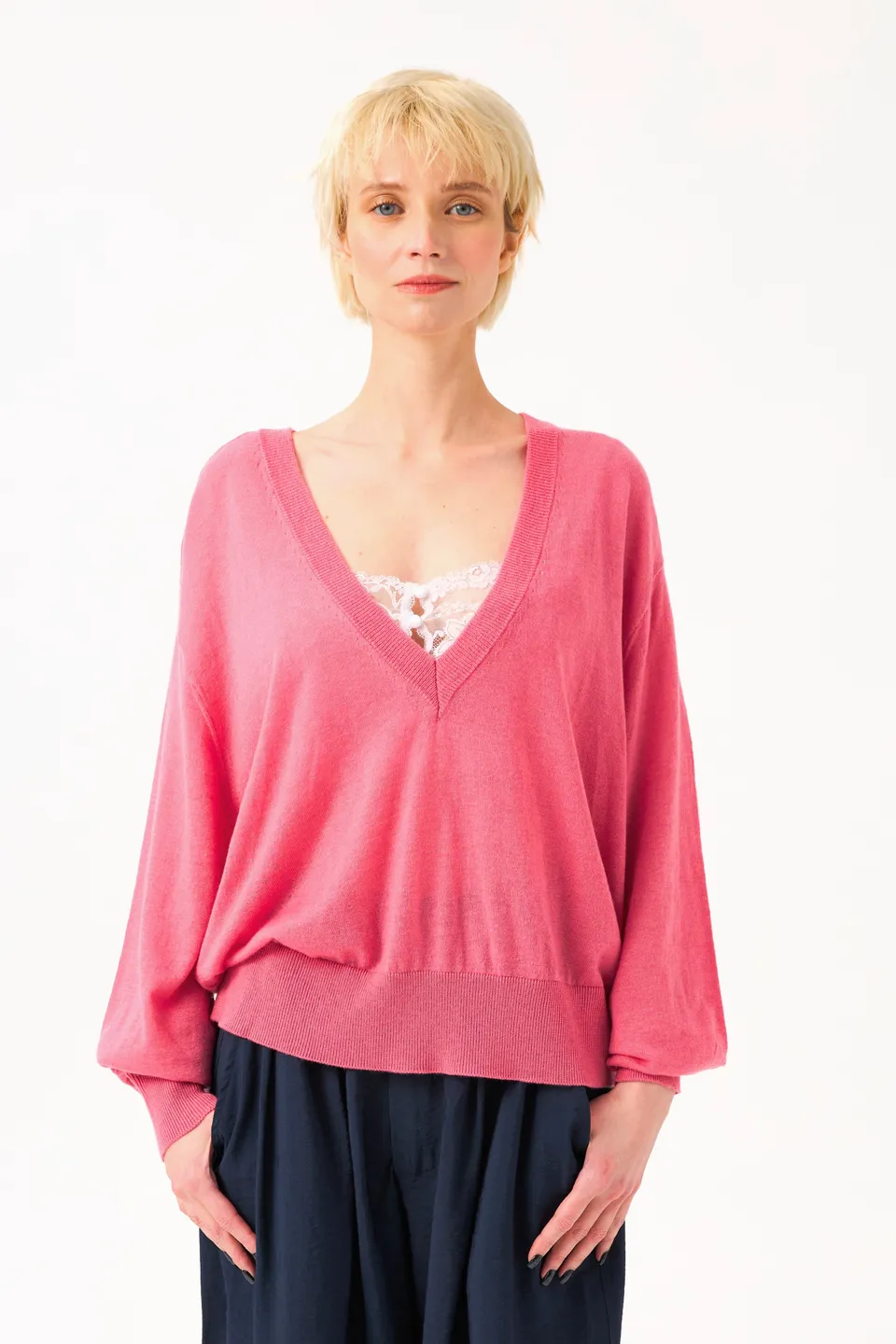 Chicosoleil Poupy pull rose oversize maille légère laine