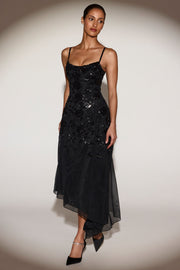 Oh Polly Embellished Zelina Soft-Scoop robe noire sequins