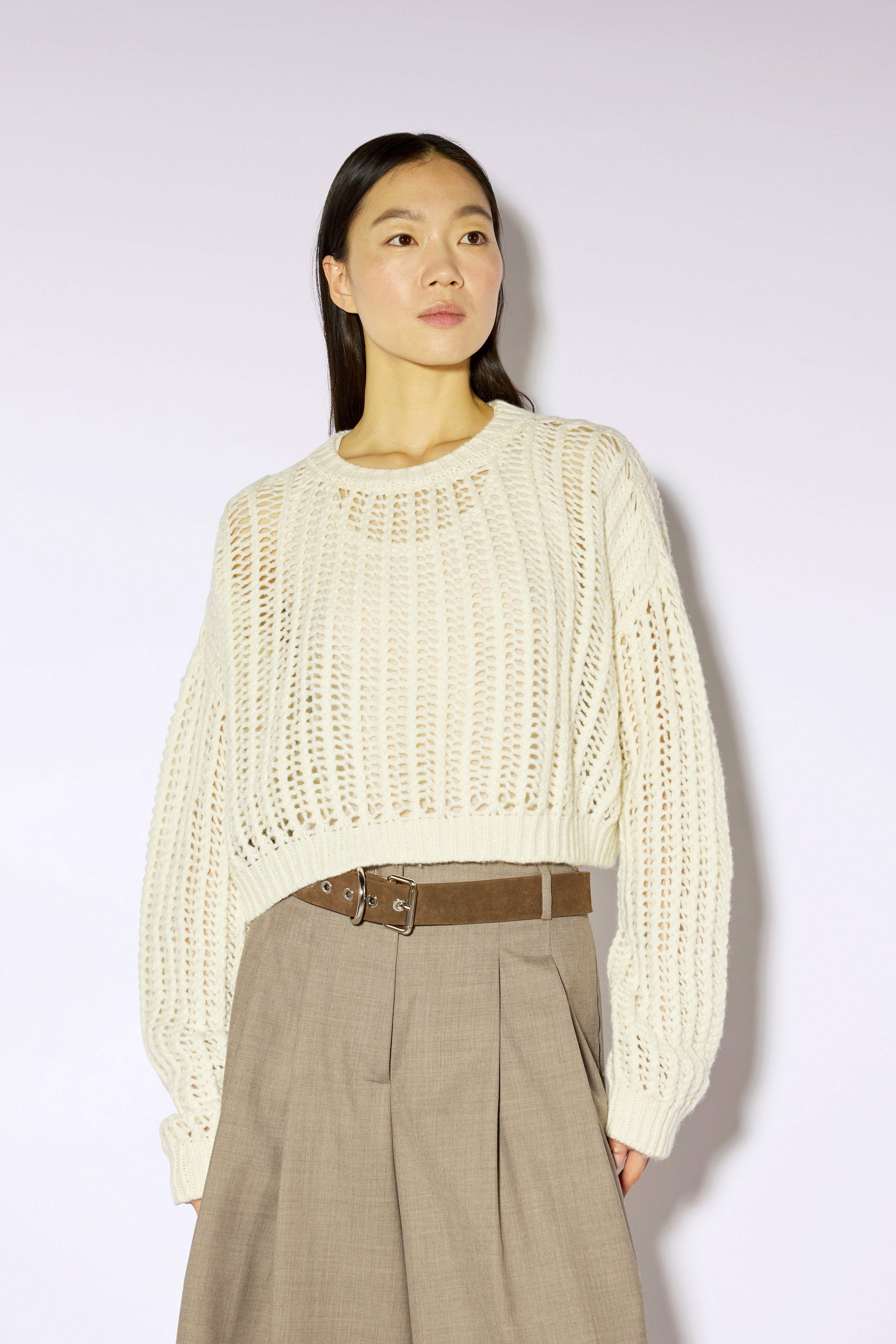 Liviana Conti Flavienne pull crop cachemire pomice