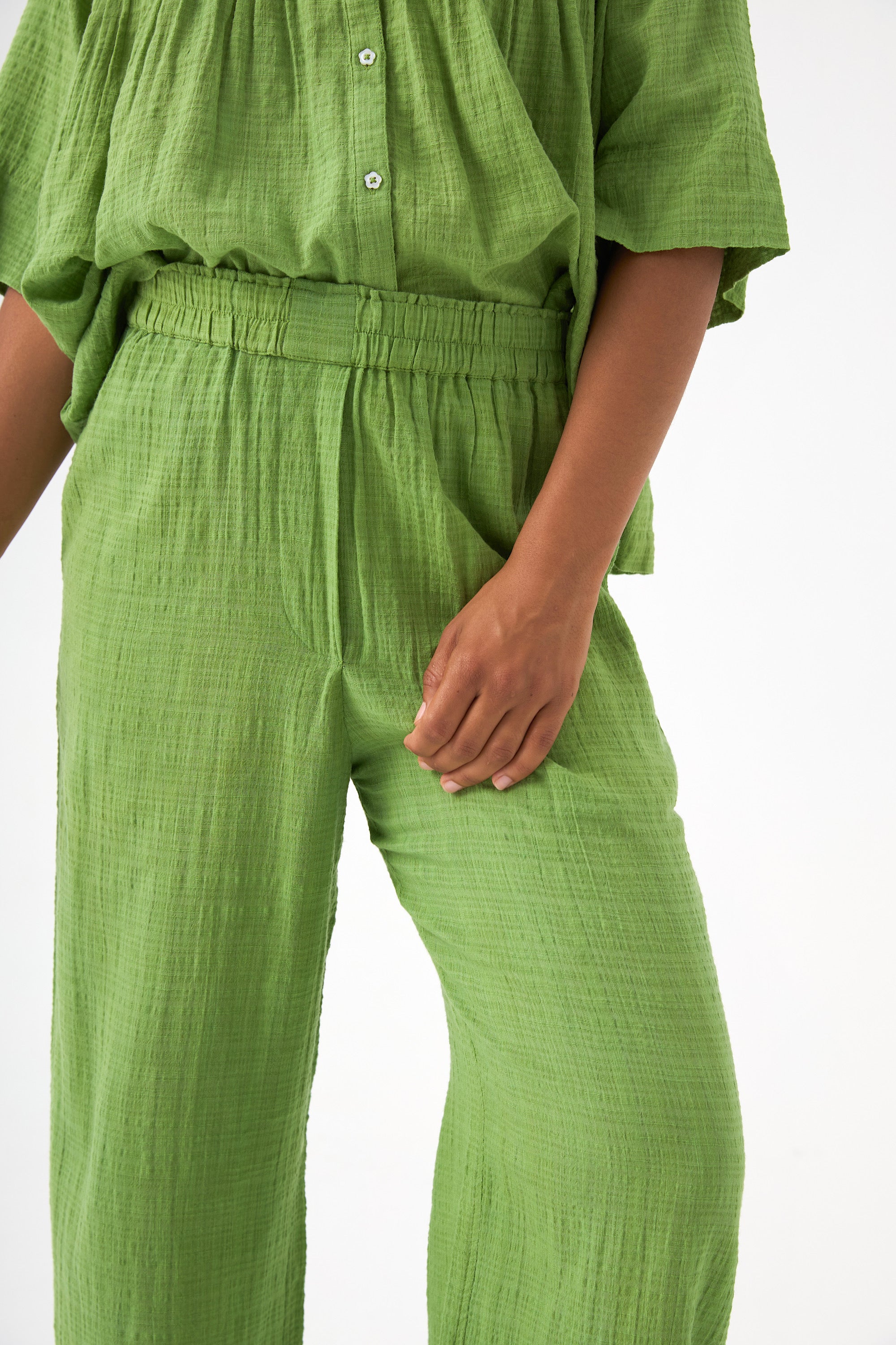 Chicosoleil Pantalons Curtis pantalon vert coton viscose