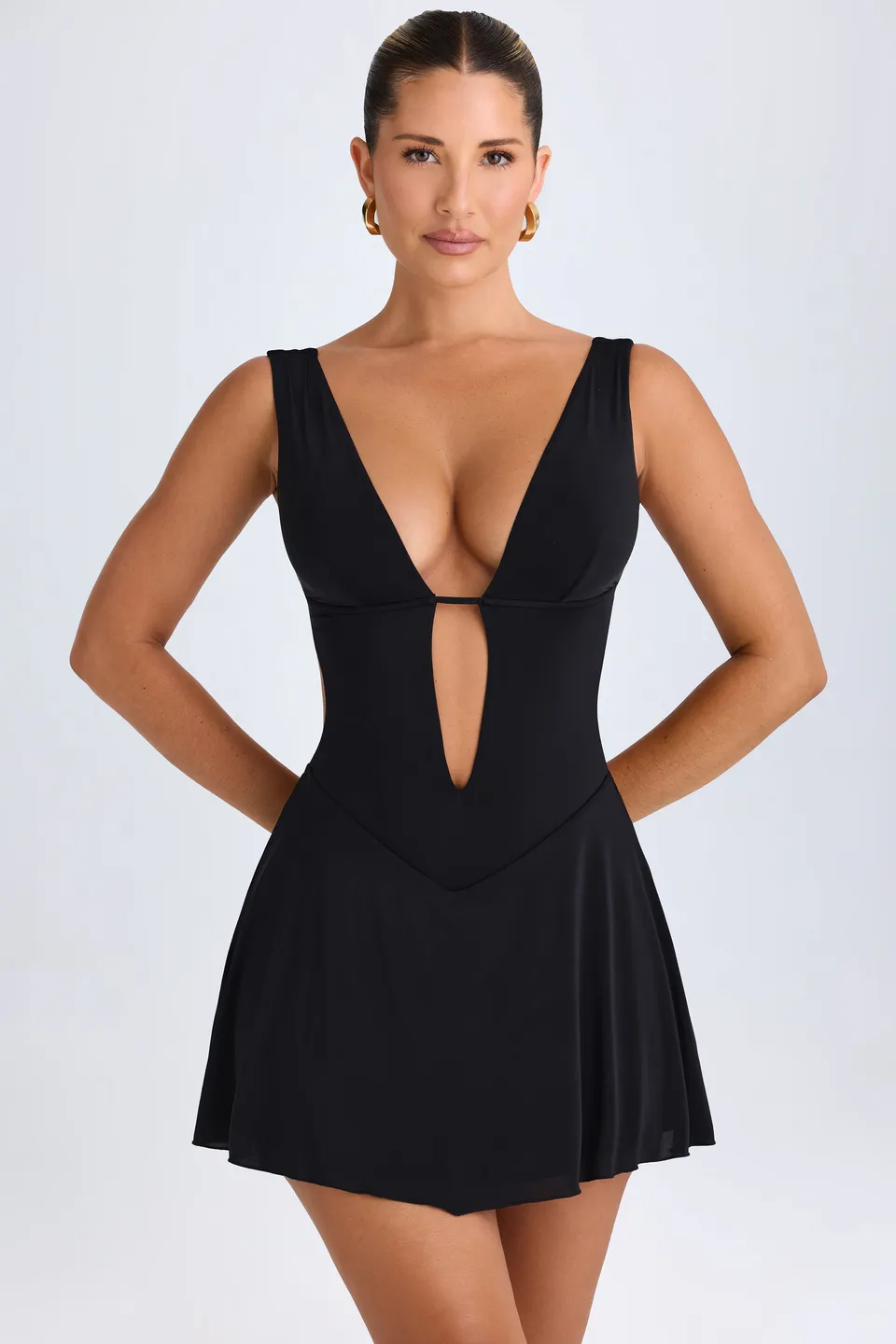 Oh Polly Kalista mini-robe noire dos ouvert décolleté
