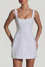 Oh Polly Dominique robe mini blanche satin perles nacre