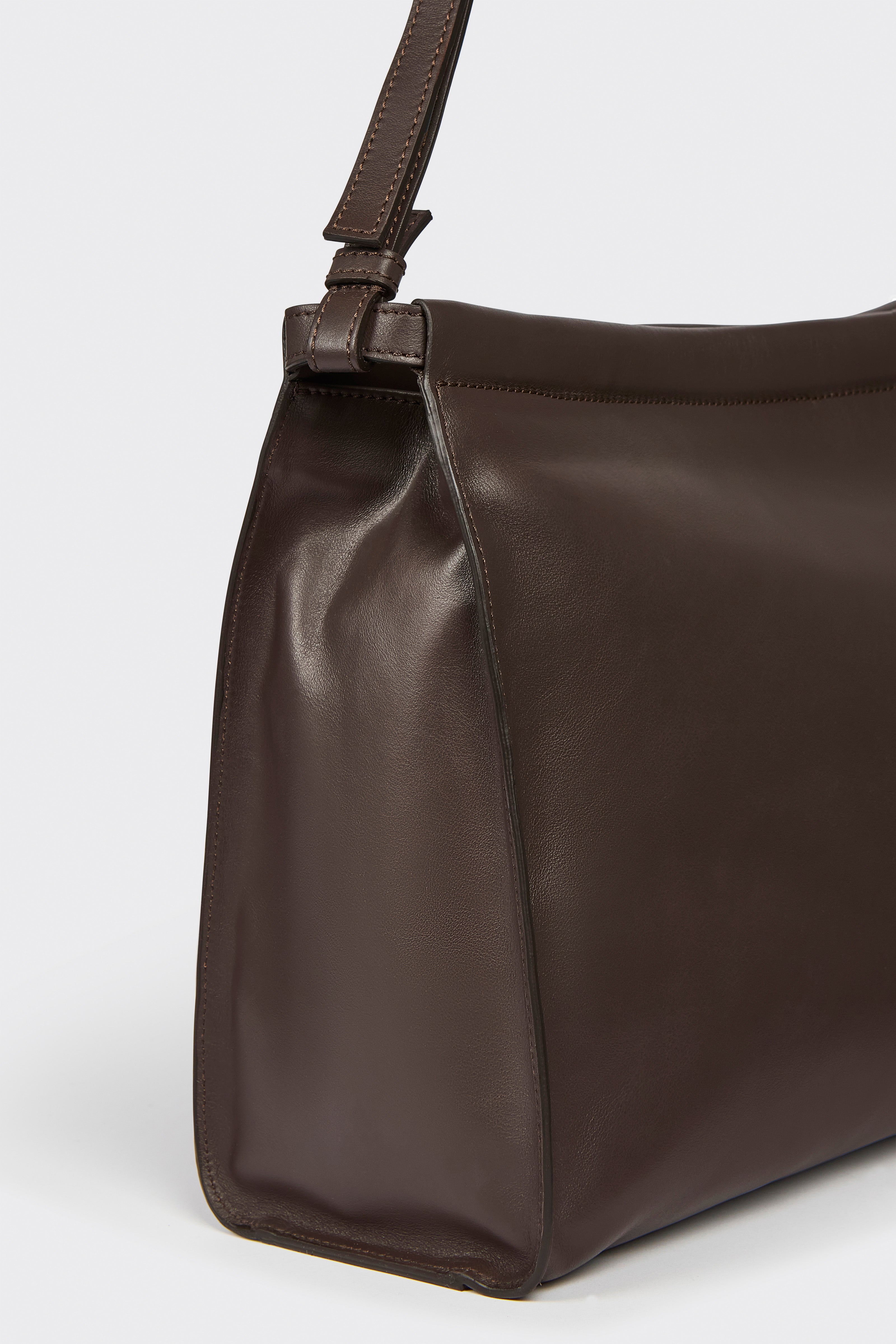 Liviana Conti Piper sac bandoulière noir cuir lisse