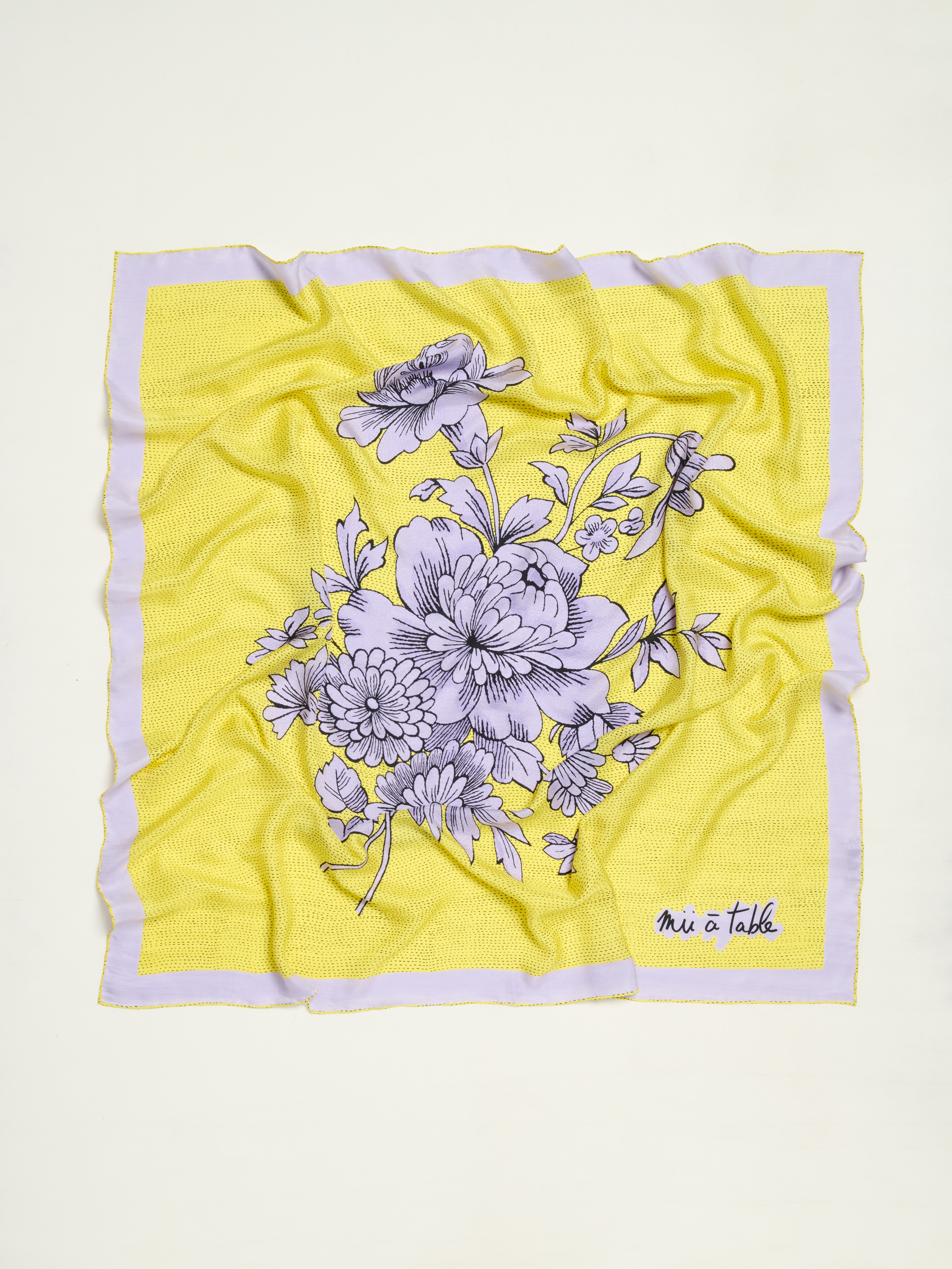 MII Mii à table Carré Soie 110 foulard Vaisselle 110x110