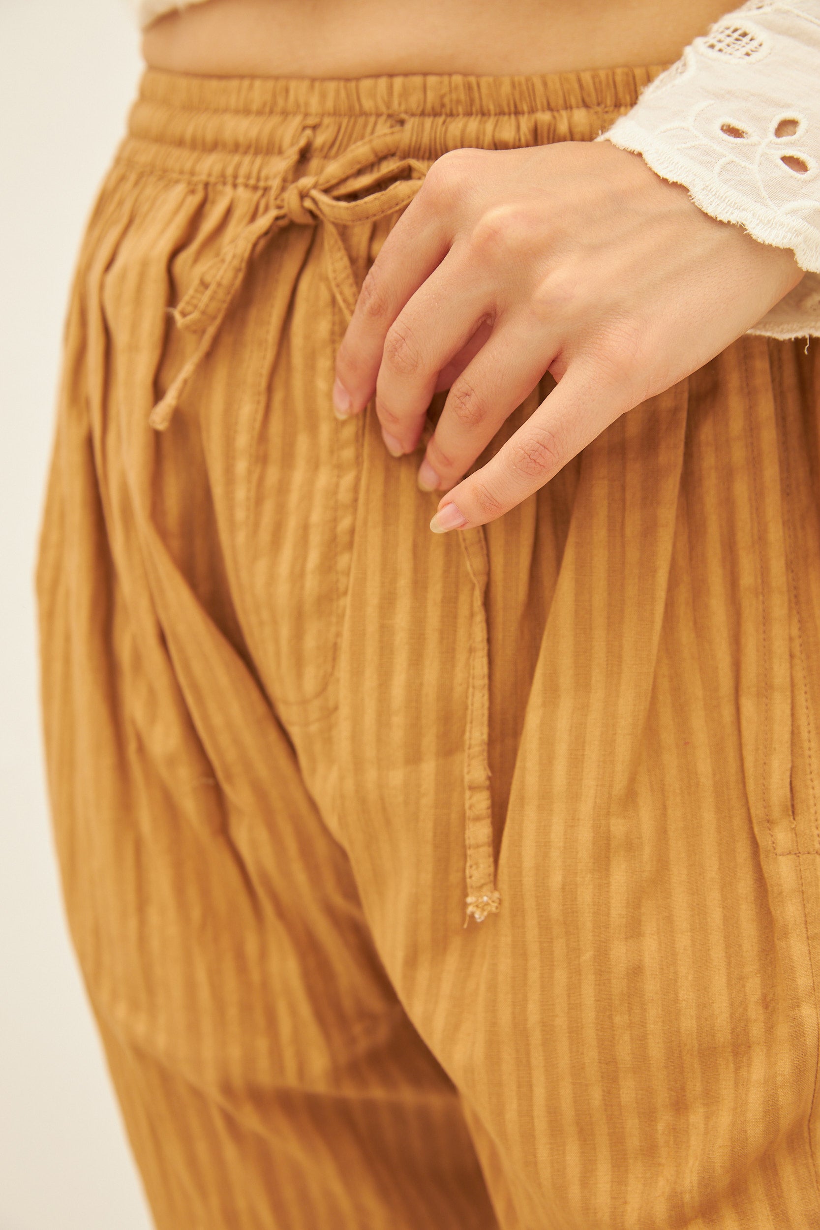 Chicosoleil Bonao pantalon coton beige poches