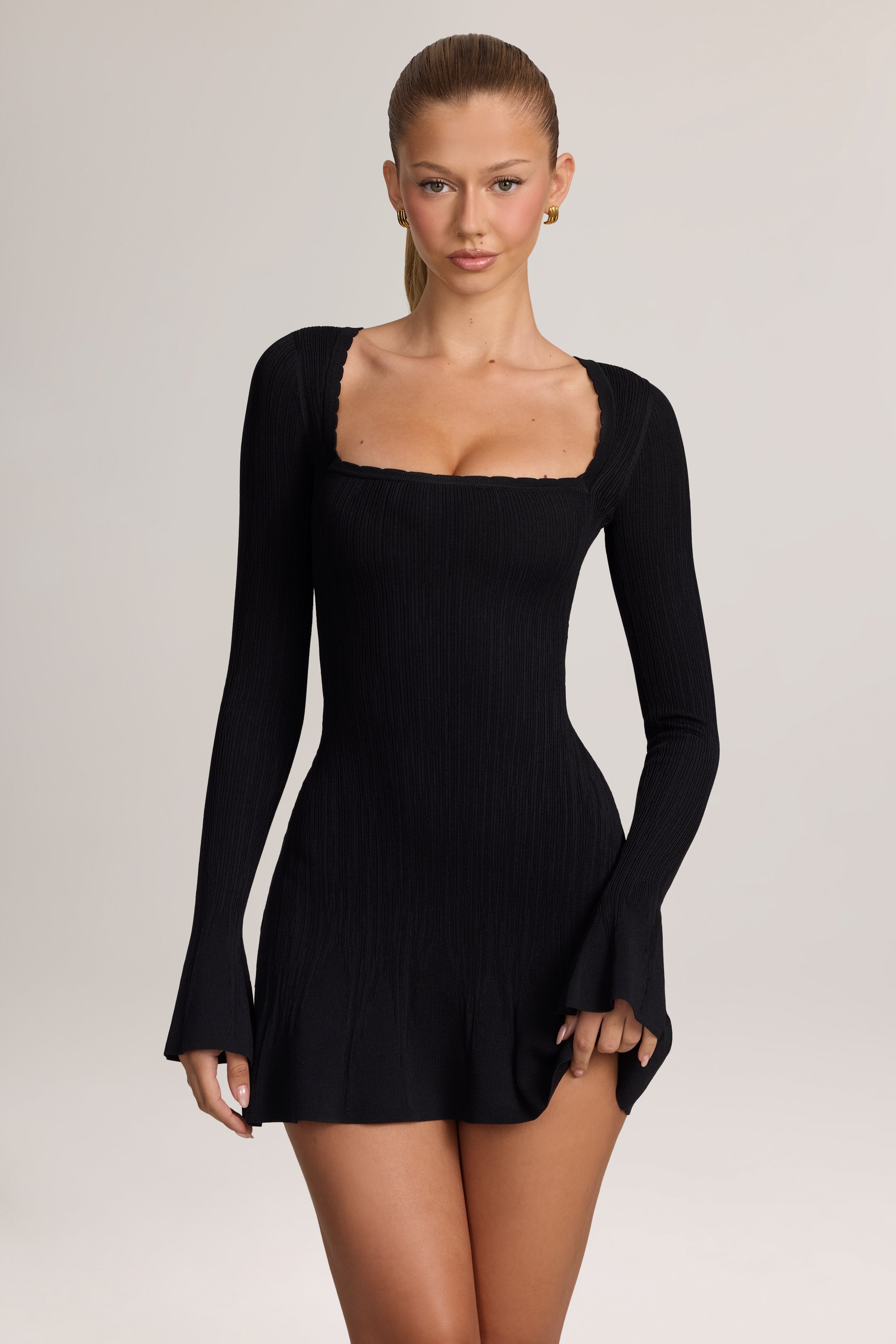 Oh Polly Valle Robe Mini Noire Maille Manches Longues Col Carré