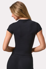 Oh Polly Bo+Tee top noir quarter-zip manches courtes