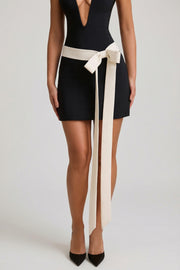 Oh Polly Neva mini robe bustier noire nœud corset