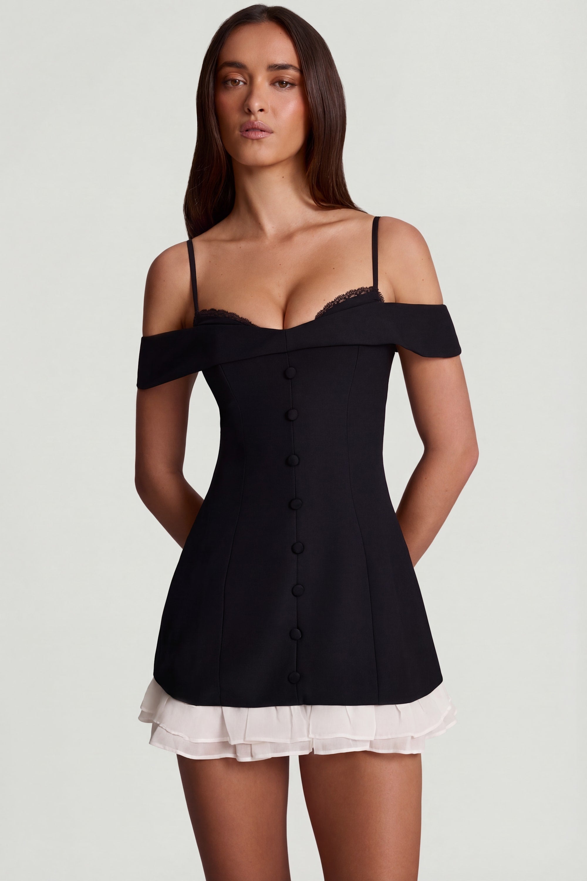 Oh Polly 14564B Robe Mini Noire Épaules Dénudées