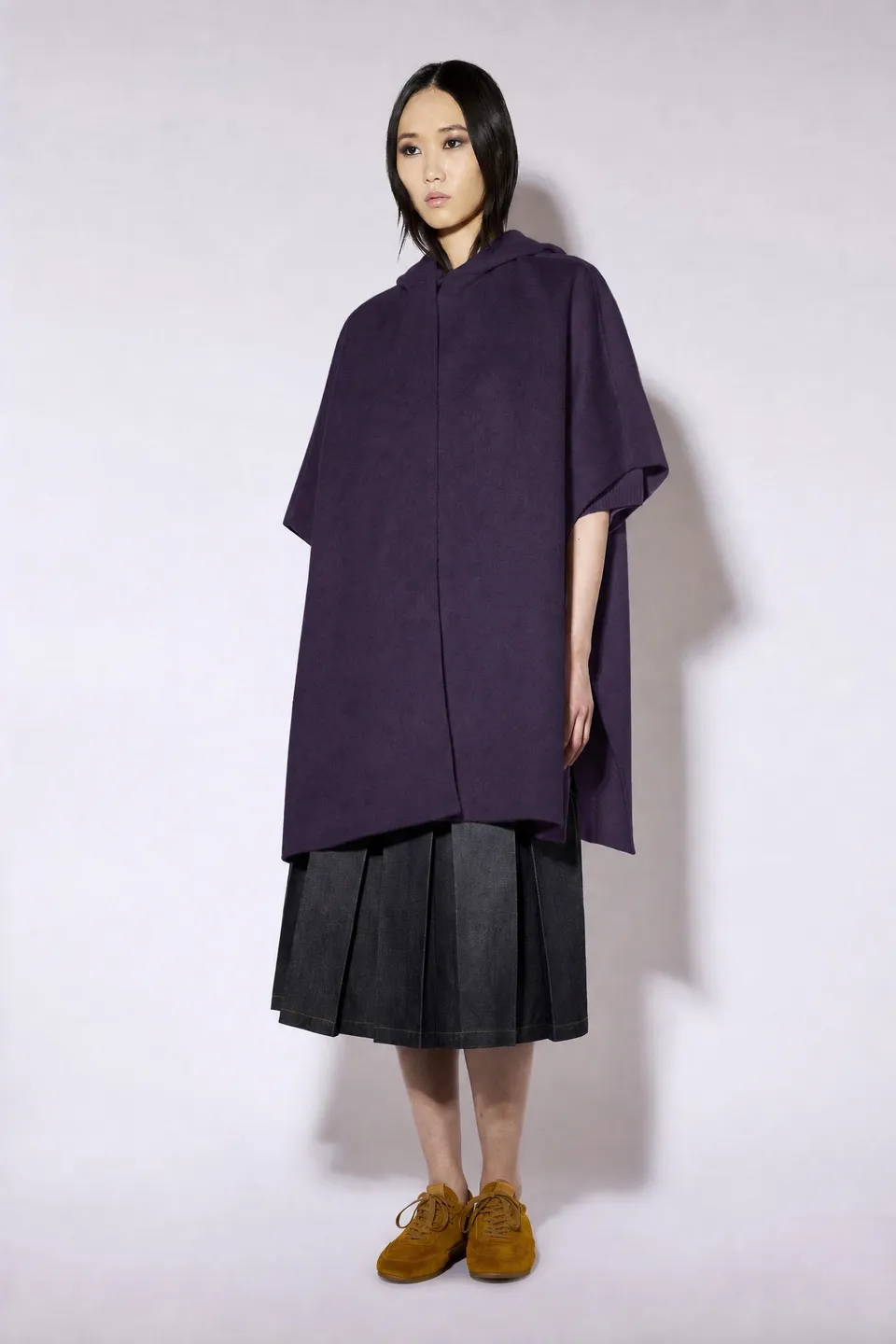 Liviana Conti Scott cape mirtillo laine cachemire