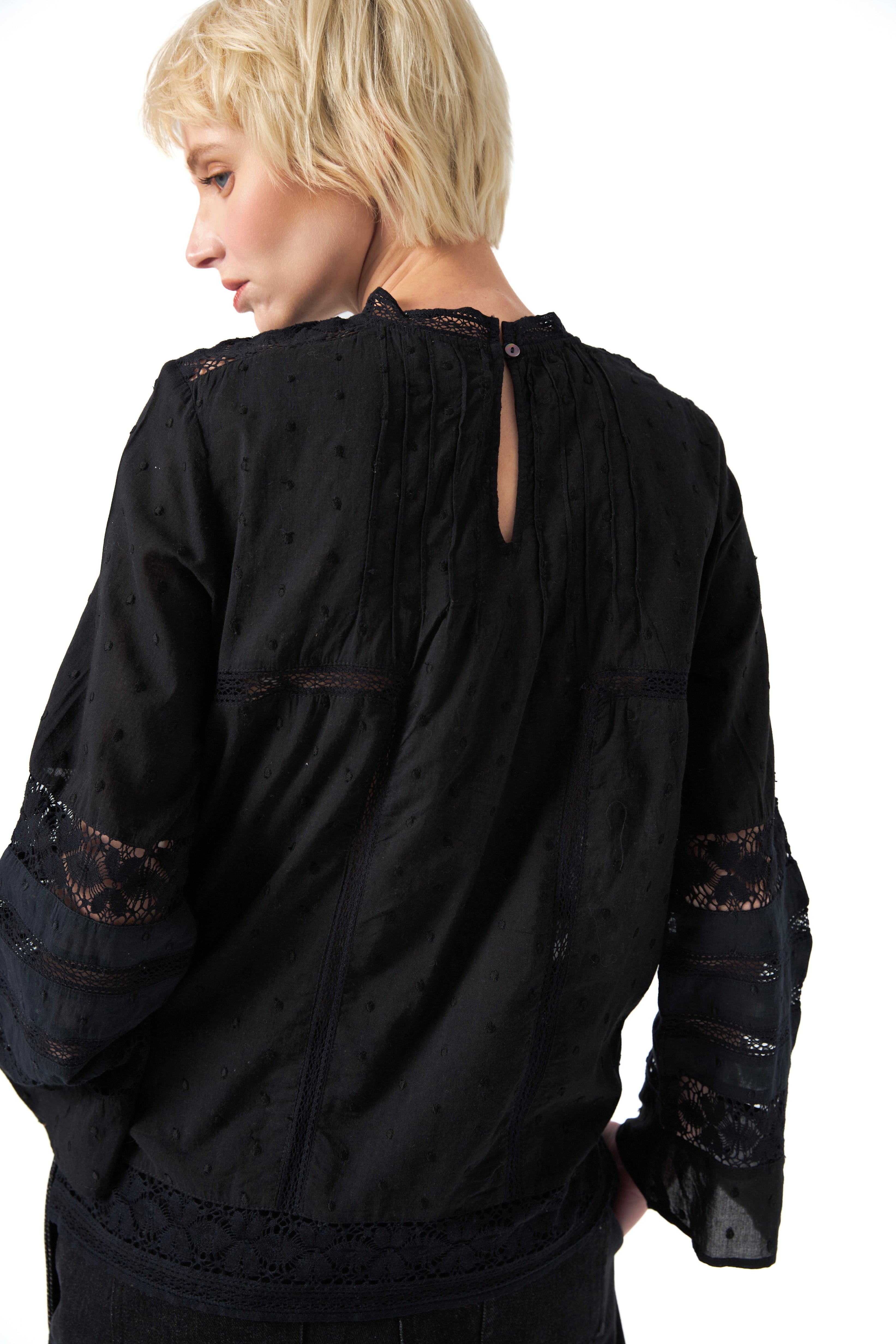 Chicosoleil Haru blouse coton noire dentelle manches 3/4