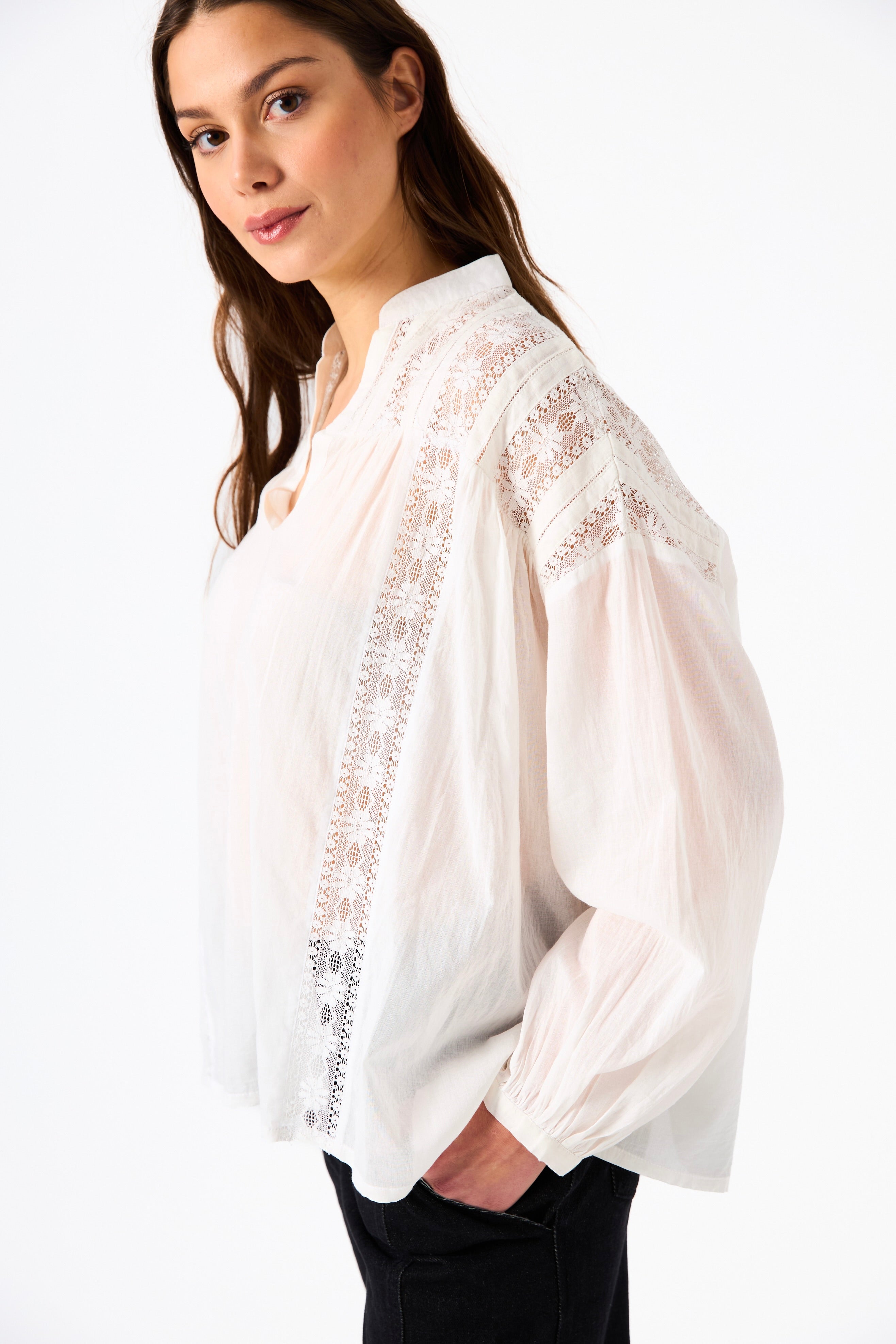 CHICOSOLEIL TOPS Blouse MAOTO coton écru dentelle florale