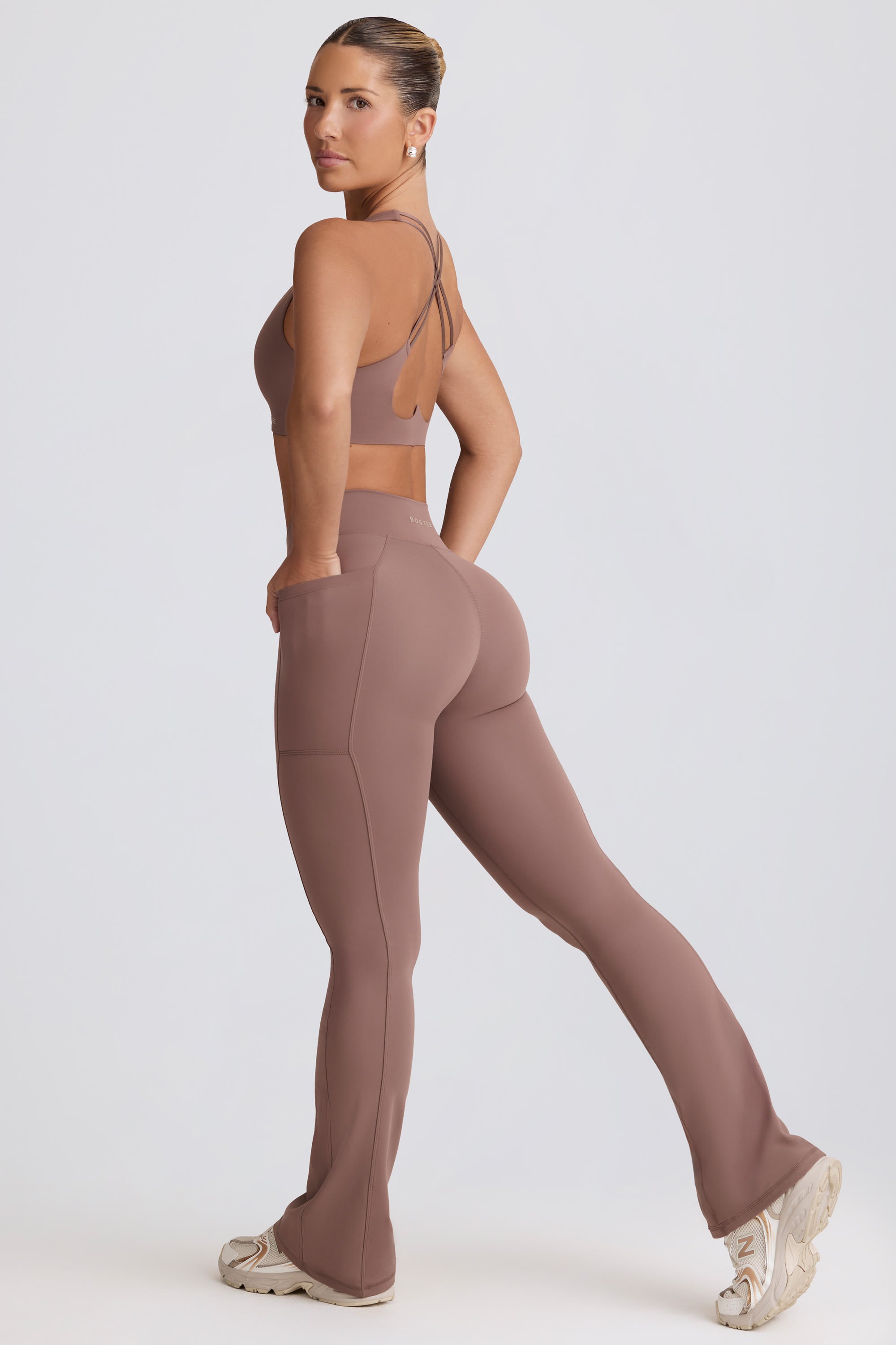 Oh Polly Bo+Tee Soft Active V-Waist Legging évasé mocha