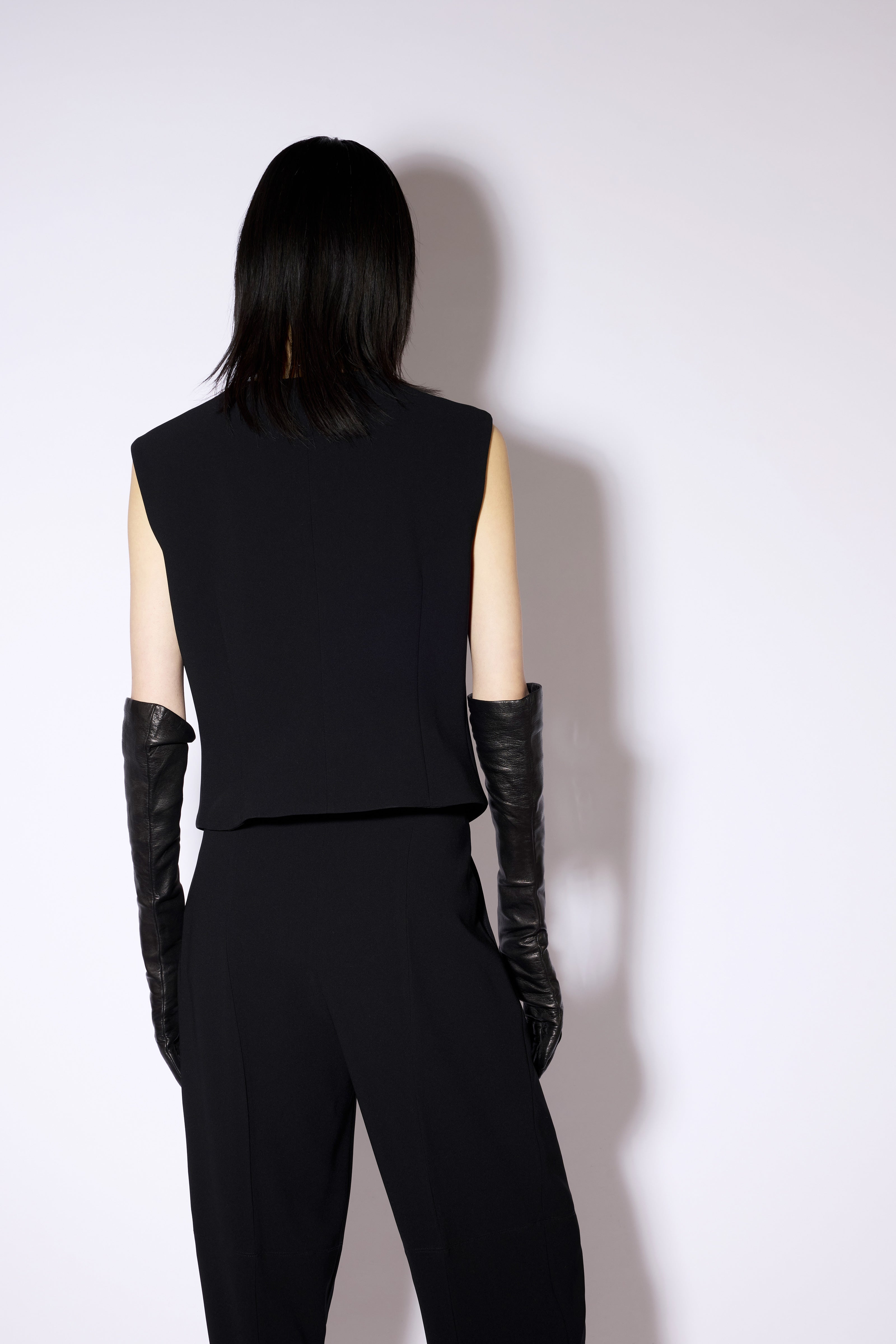 Liviana Conti Bart gilet tailleur noir crêpe taille 40
