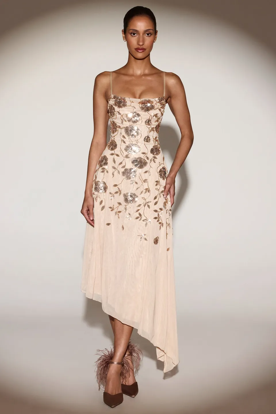 Oh Polly Zelina robe sequins Gold asymétrique midaxi bretelles