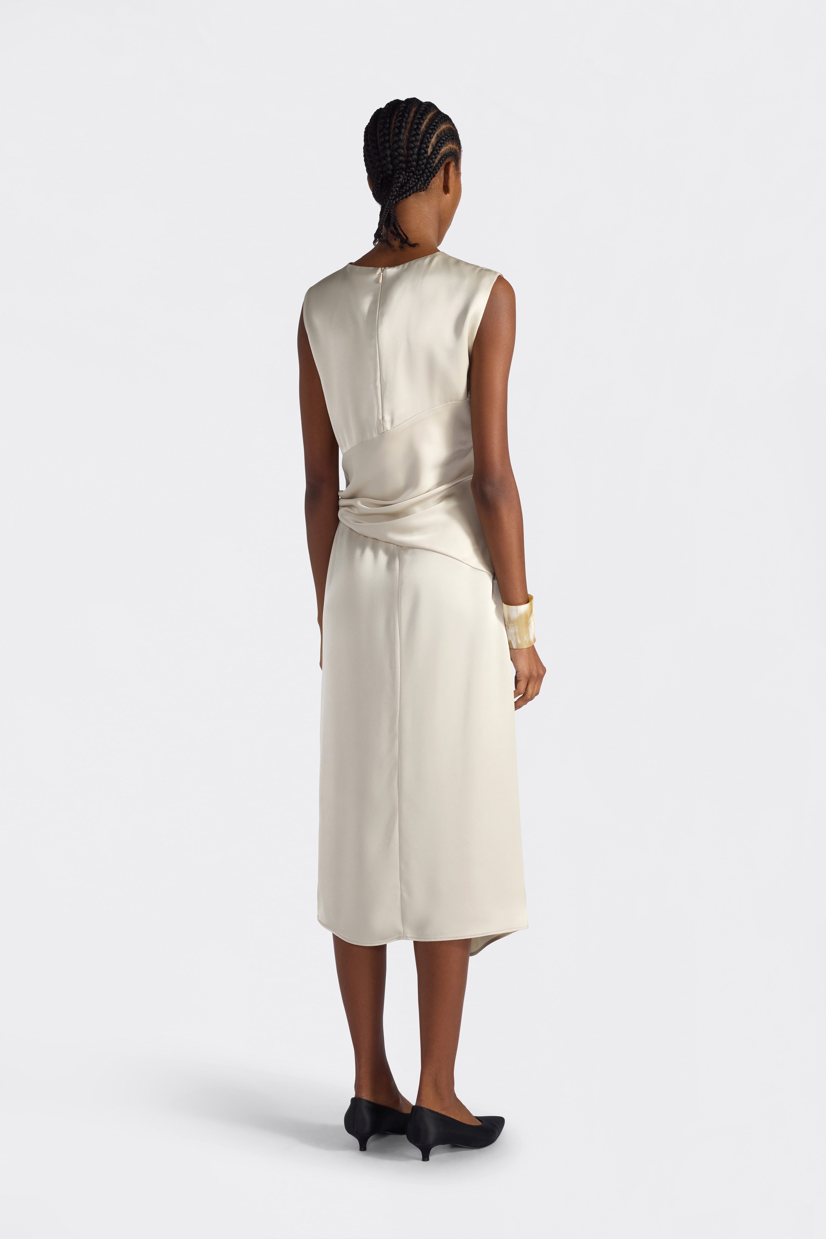 Liviana Conti Annabelle robe midi satin alabastro sans manches
