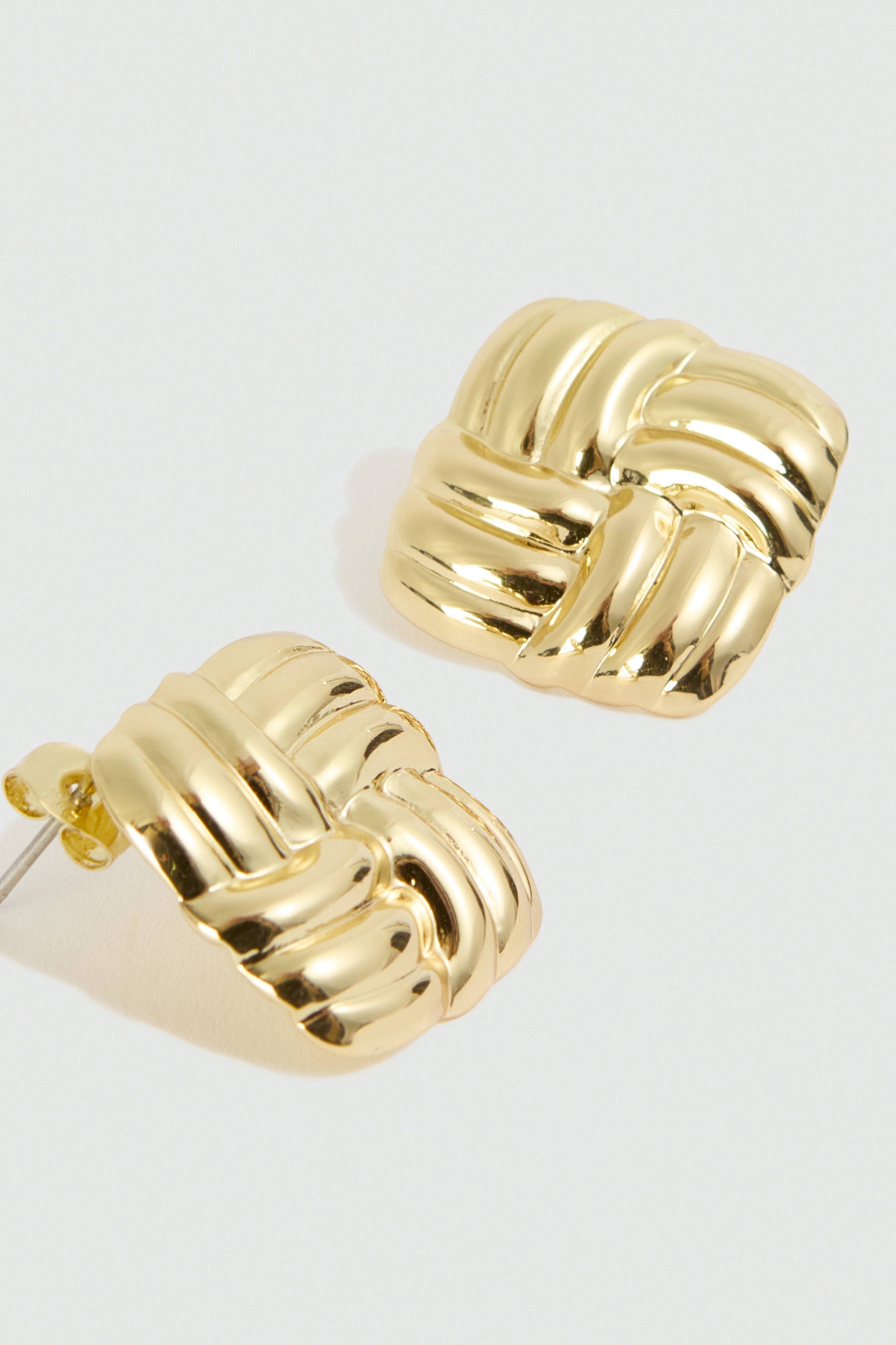 Liviana Conti Meris boucles d'oreilles doré entrelacé