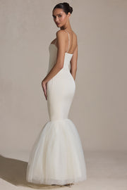 Oh Polly Adelpha Tulle Hem Fishtail Robe longue ivoire satin