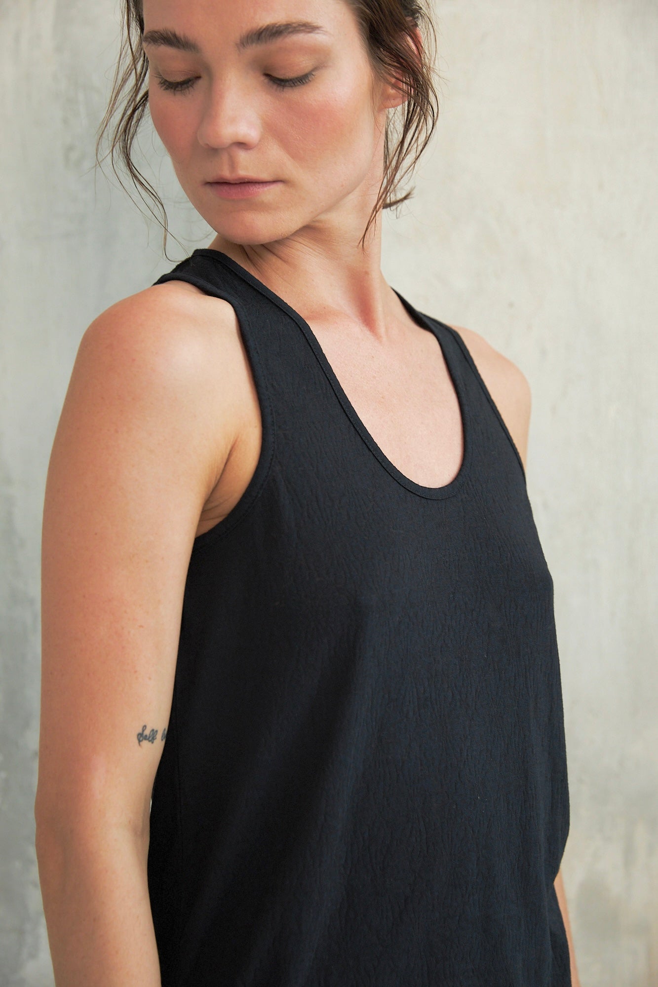 Chicosoleil Tee-shirts Arnie débardeur noir viscose