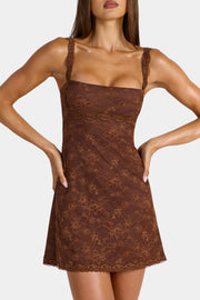 Oh Polly Annisa robe mini dentelle marron cocoa stretch