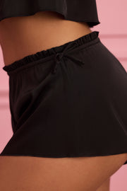 Oh Polly Cinta short satin noir taille mi-haute