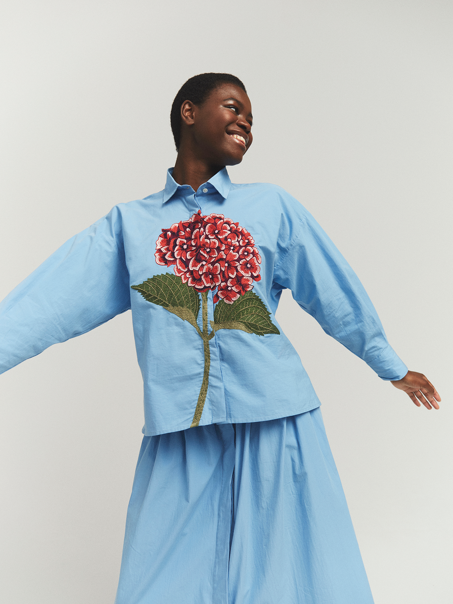 MII Greta L'Hortensia chemise femme coton brodée bleu