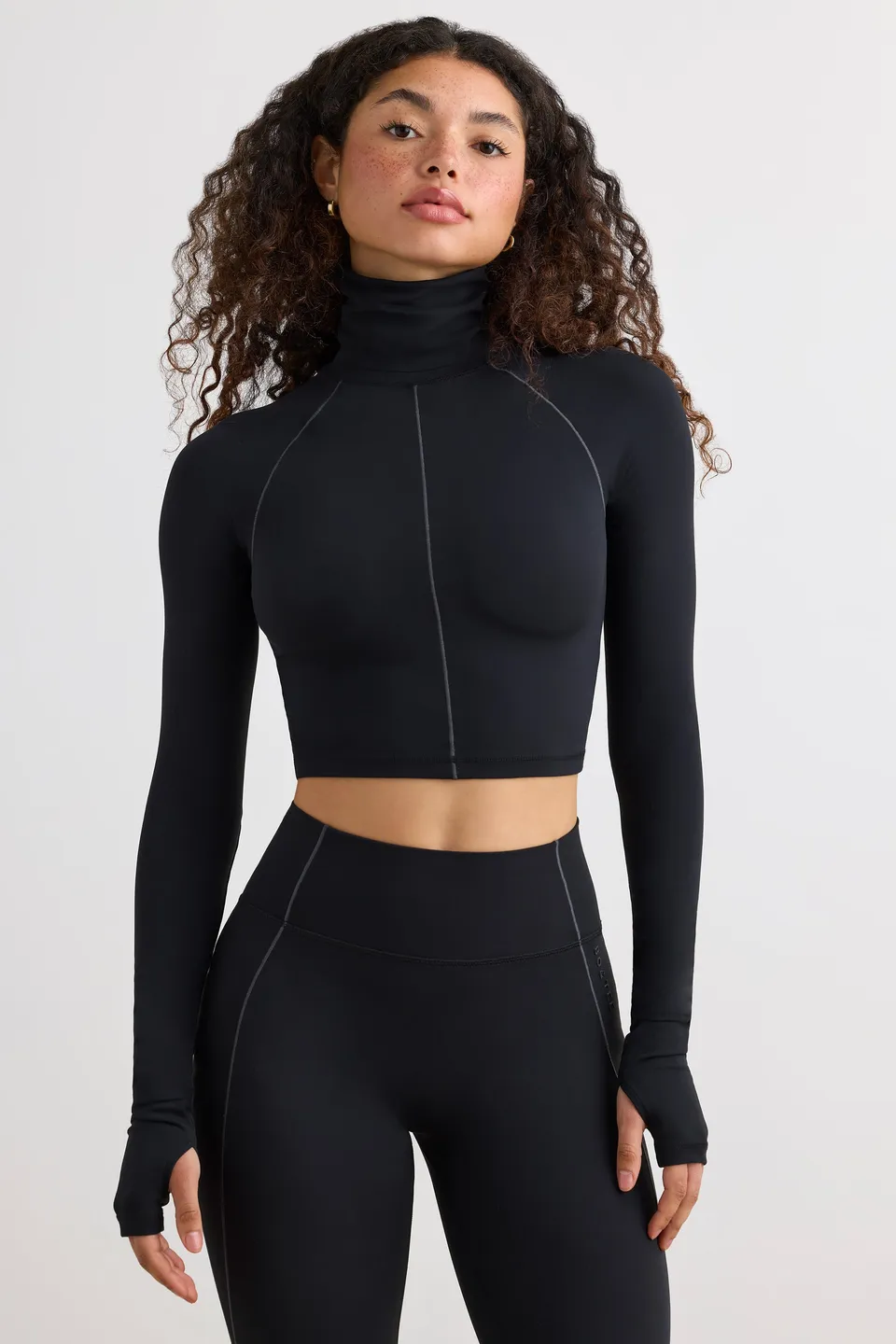 Oh Polly Bo+Tee top court noir col montant sport