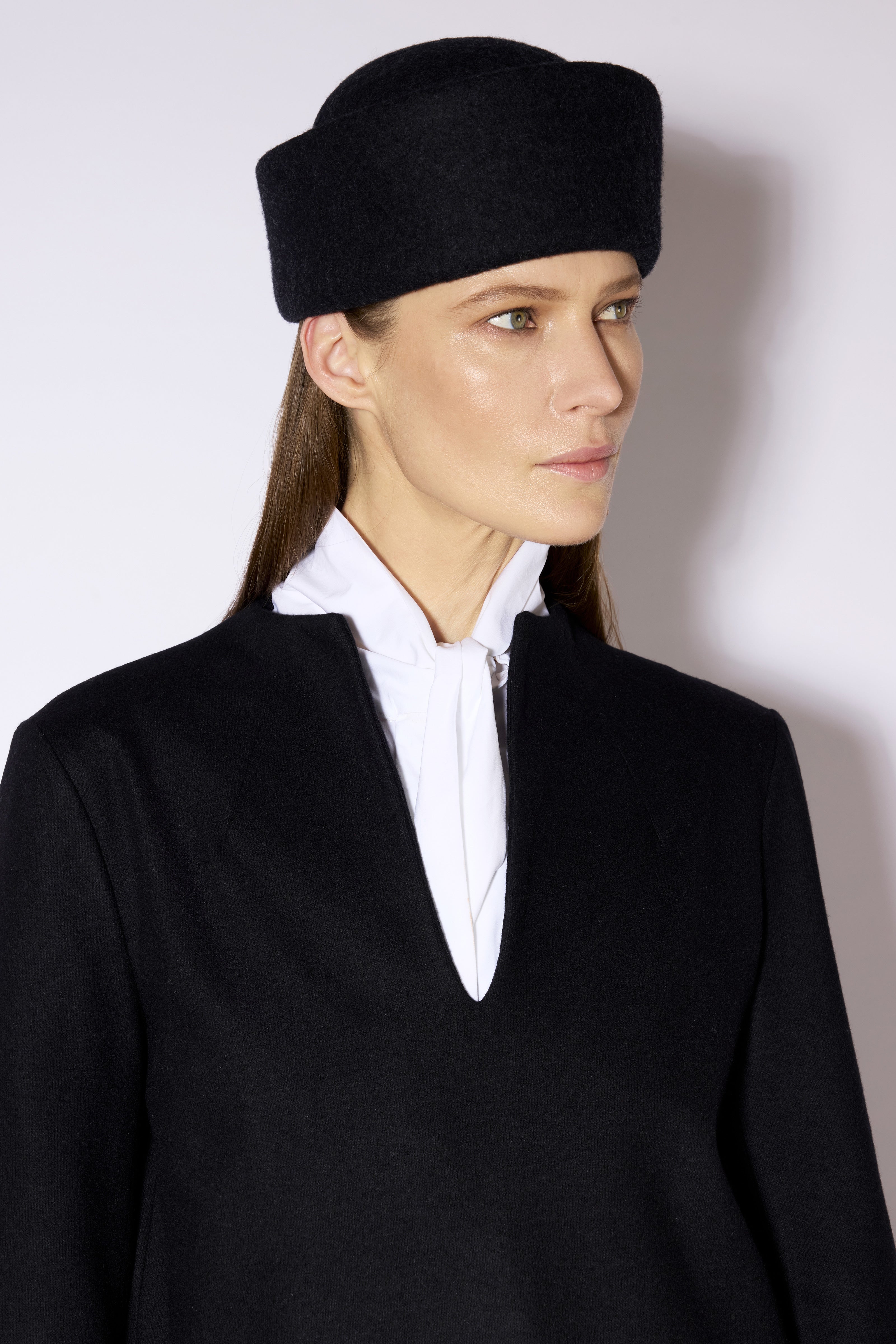 Liviana Conti Lizzie robe mini noire cachemire