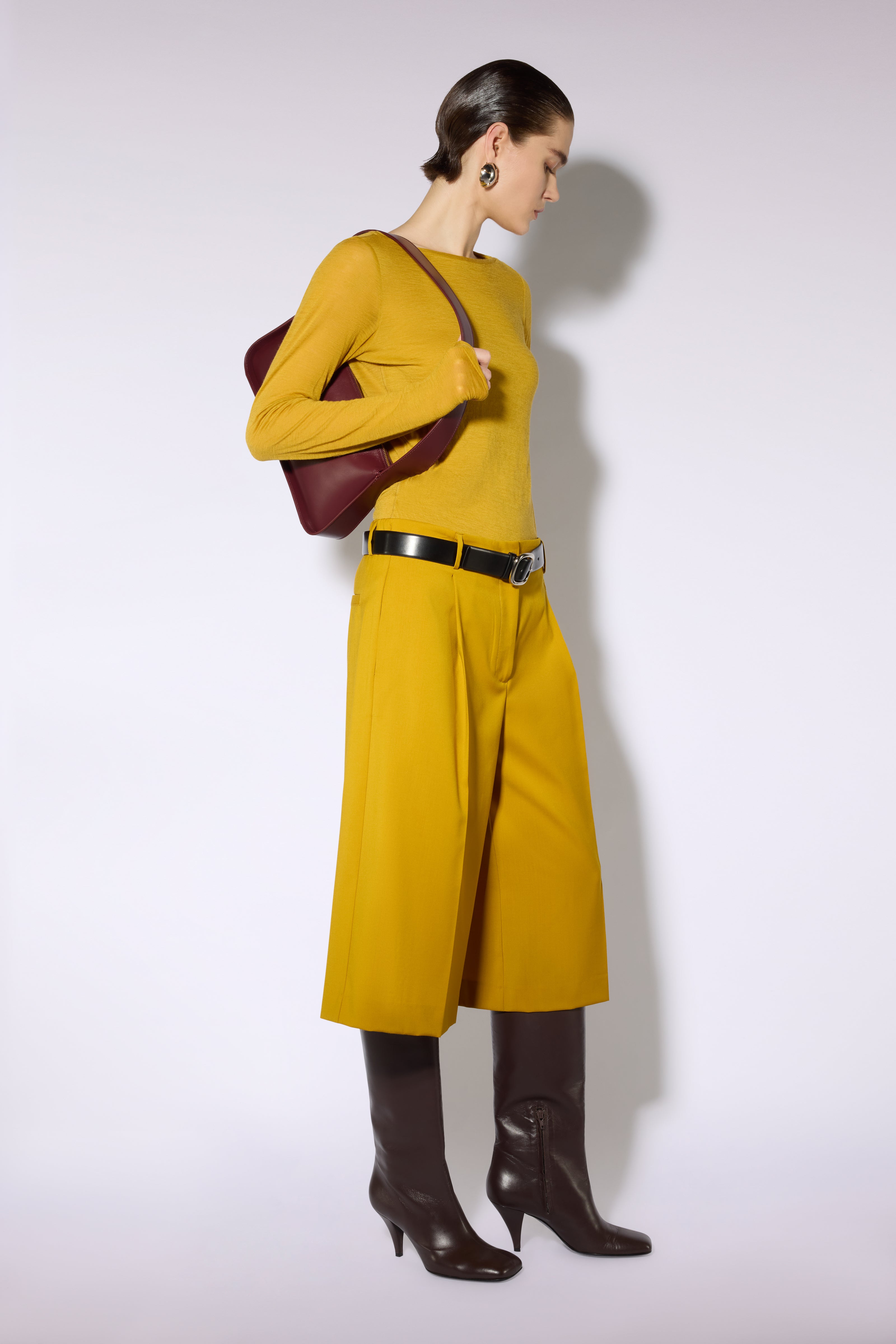 Liviana Conti Pantaloni Ash bermuda zafferano