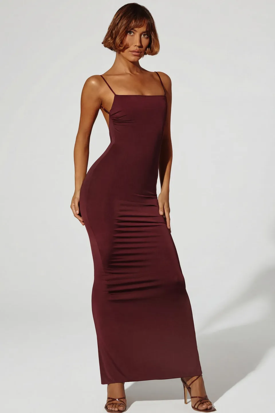 Oh Polly Ryatt 8069 robe maxi moulante marron fendue