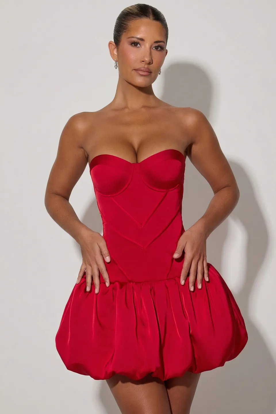 Oh Polly Maribel robe mini rouge bustier satin