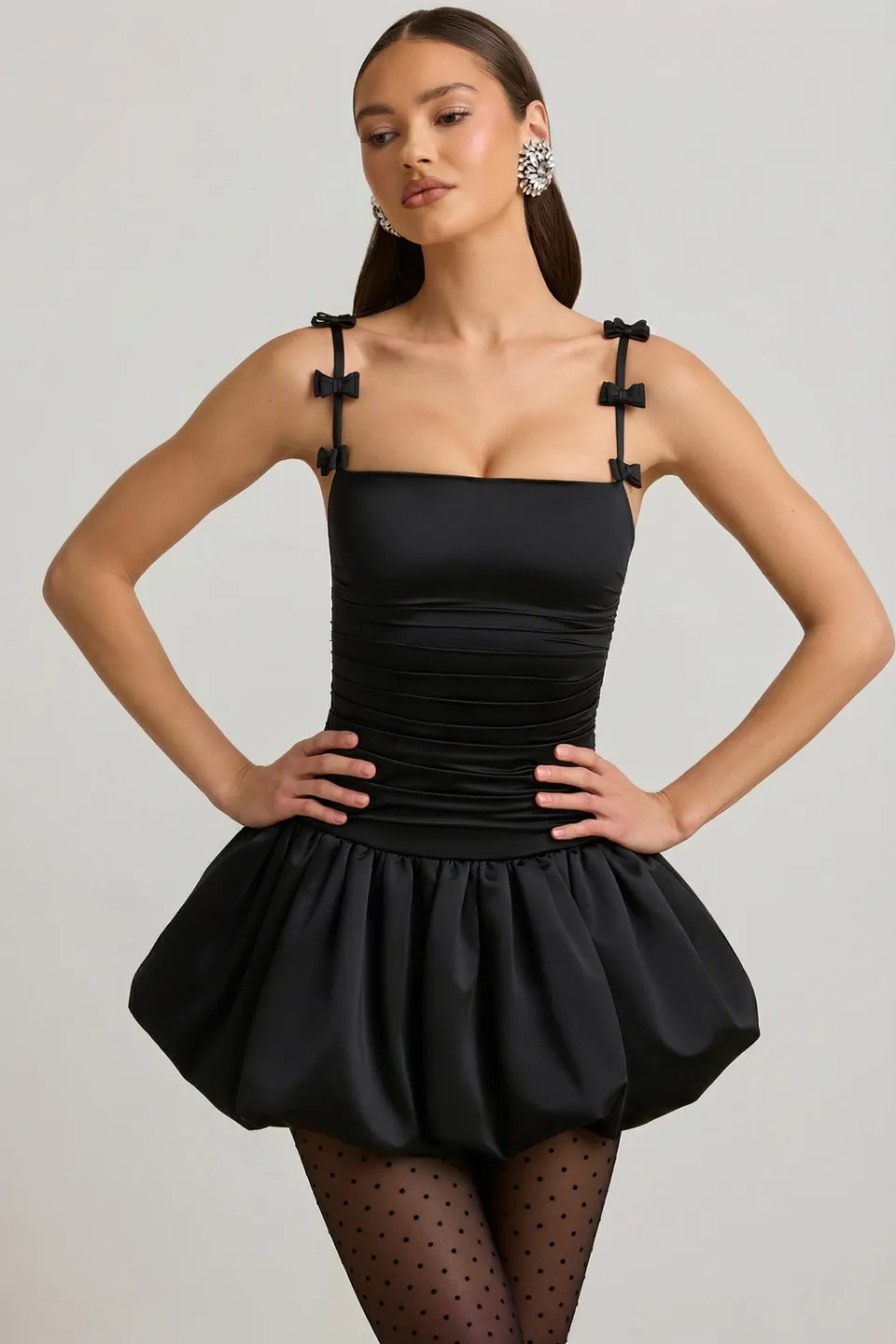 Oh Polly Cirilla Mini Robe noire satin nœud jupe boule