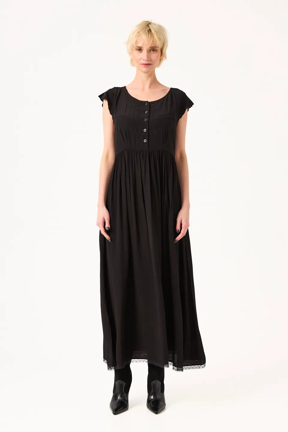 CHICOSOLEIL ROBES Robe NANETTE satin viscose noir brodée