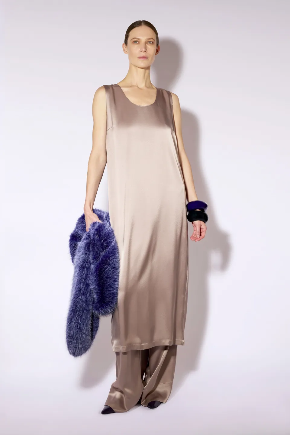 Liviana Conti Amaya robe midi satin cappuccino