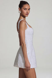 Oh Polly Dominique robe mini blanche satin perles nacre