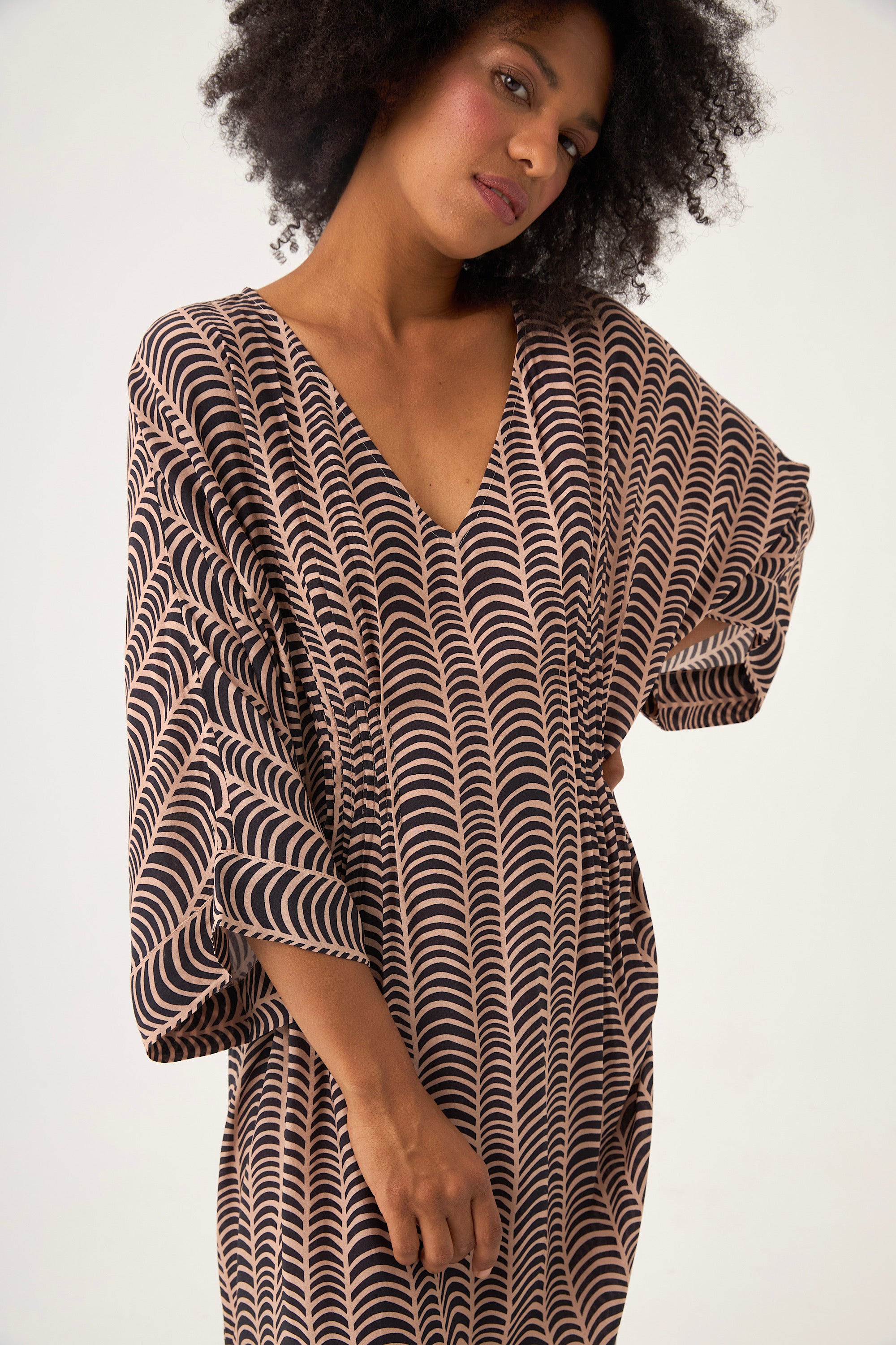 CHICOSOLEIL KAILI robe kaftan viscose sable ébène S