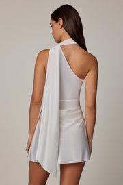 Oh Polly Kiraz 14555 mini robe blanche satin asymétrique