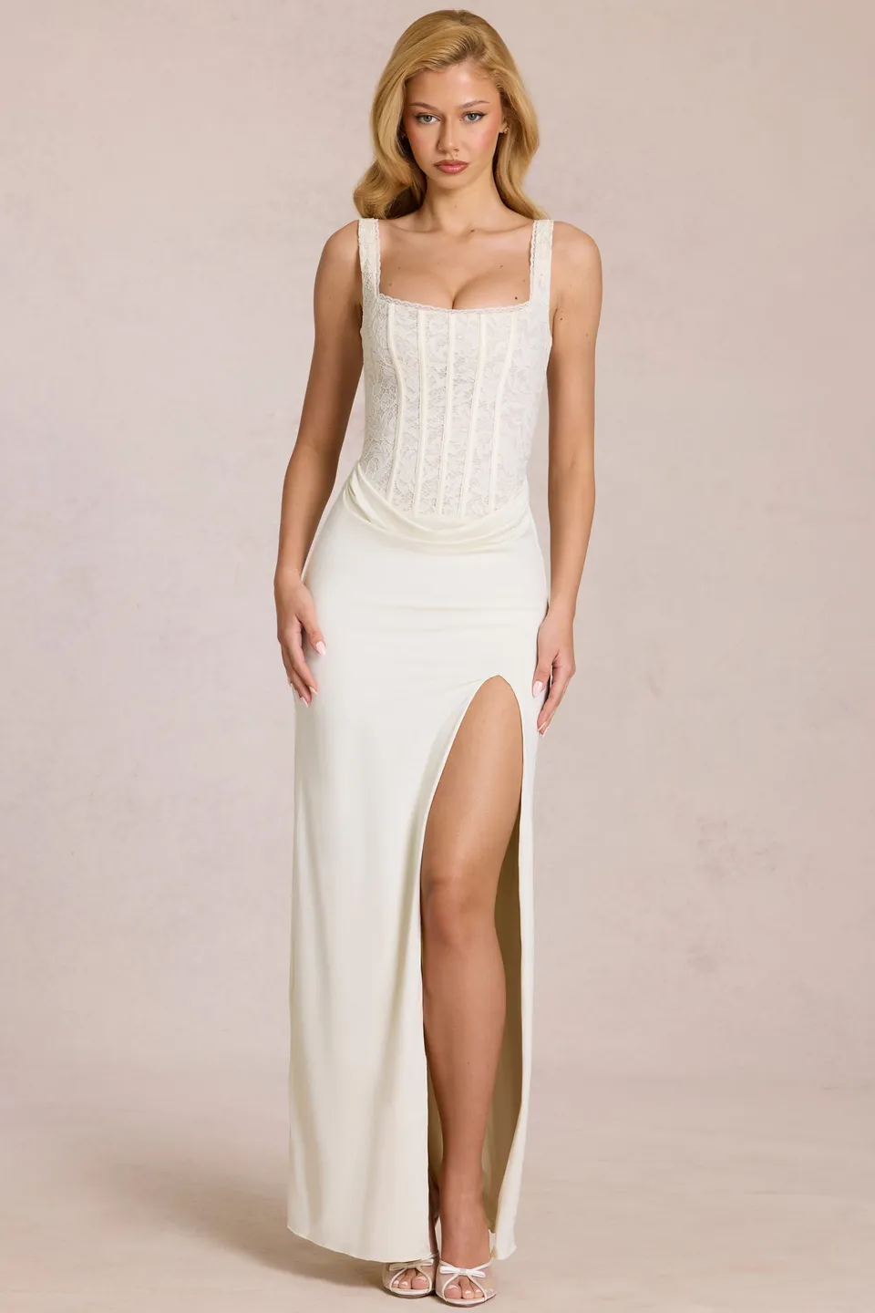 Oh Polly Zalia robe maxi dentelle perle corset fente
