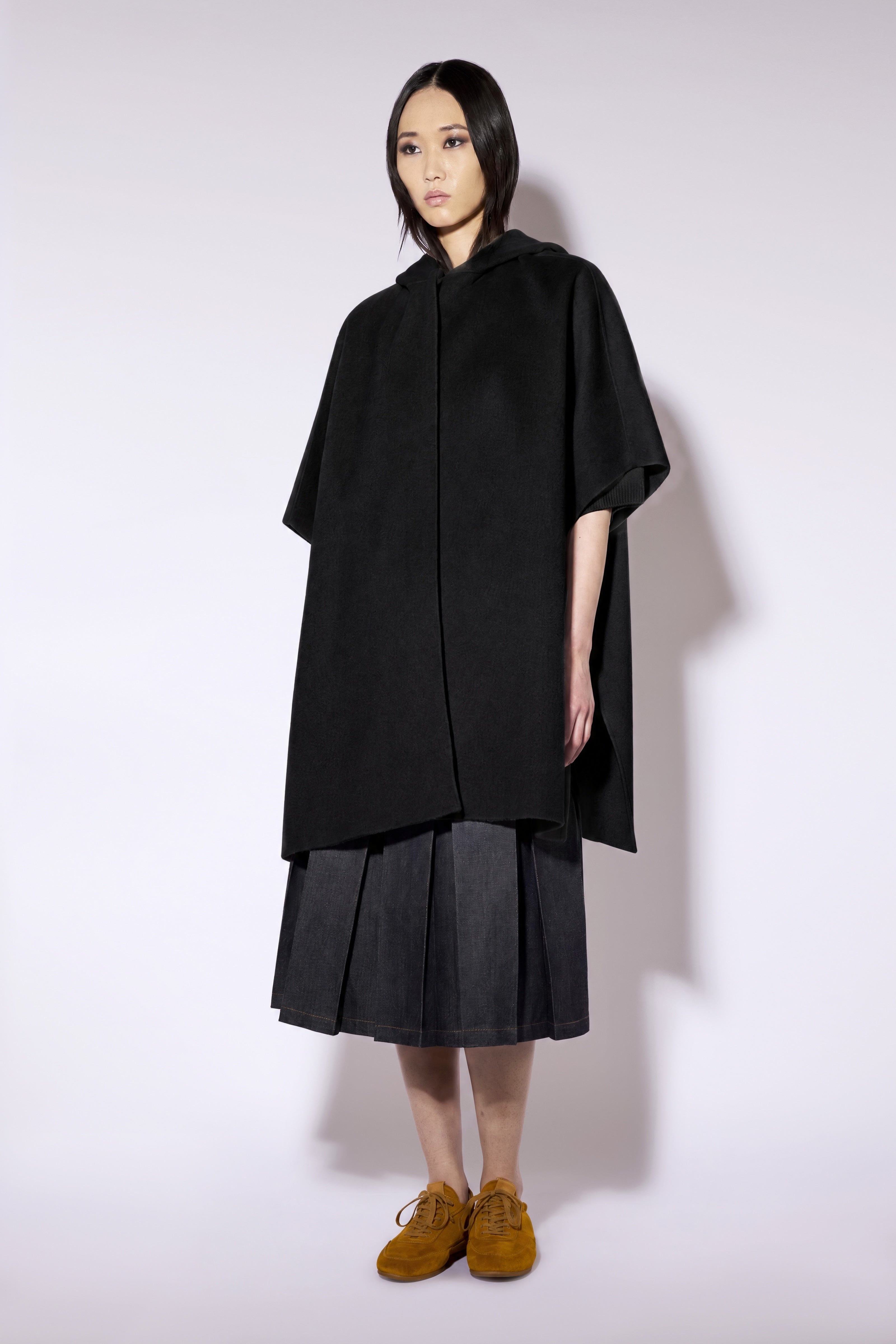 Liviana Conti Scott cape mirtillo laine cachemire