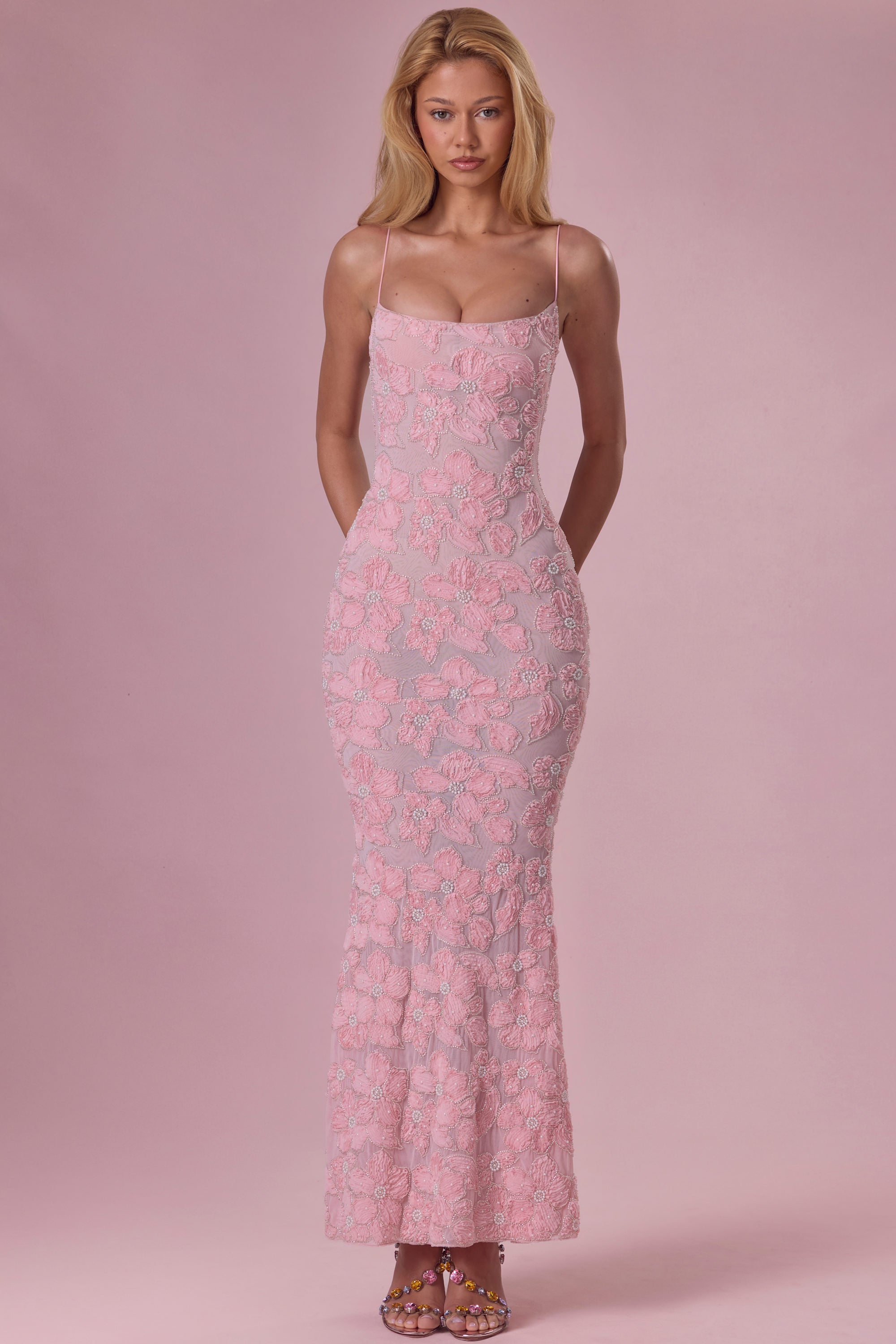 Oh Polly Valora robe maxi blush perles 3D col carré