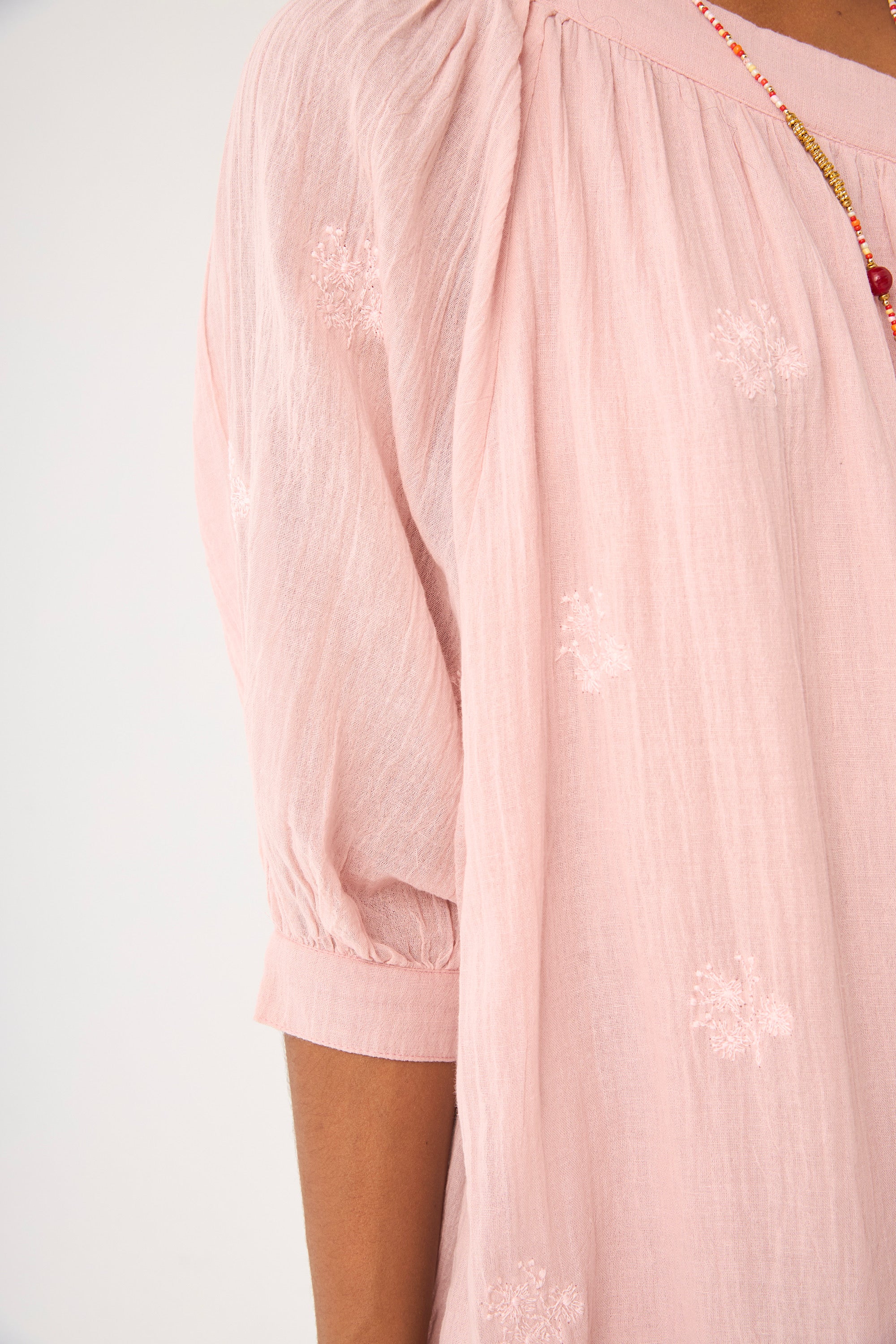 Chicosoleil Nahla robe longue rose romance asymétrique