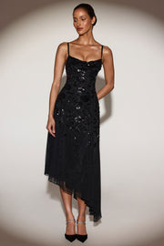 Oh Polly Embellished Zelina Soft-Scoop robe noire sequins