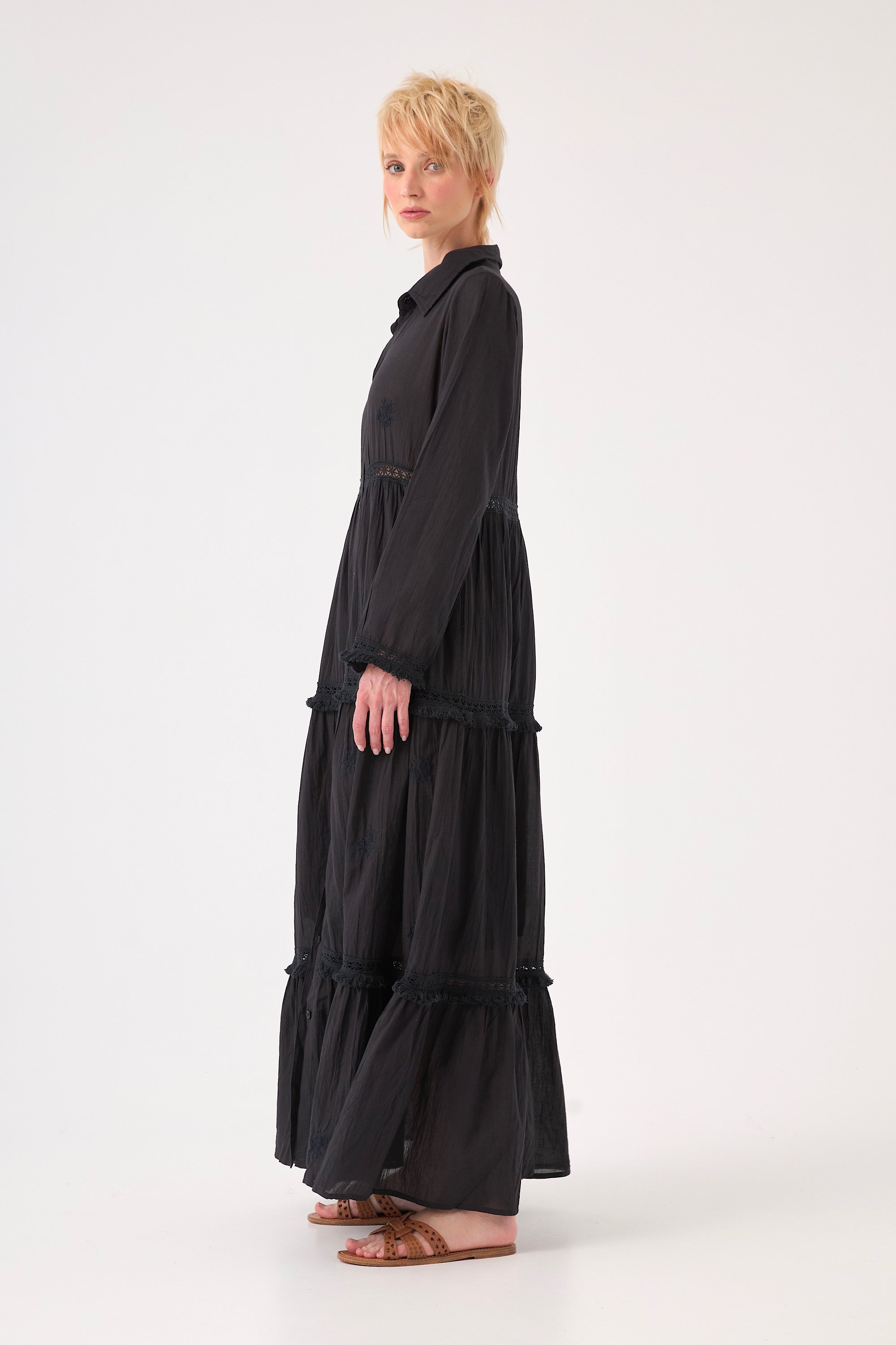 Chicosoleil Selena robe longue noire charcoal coton brodée