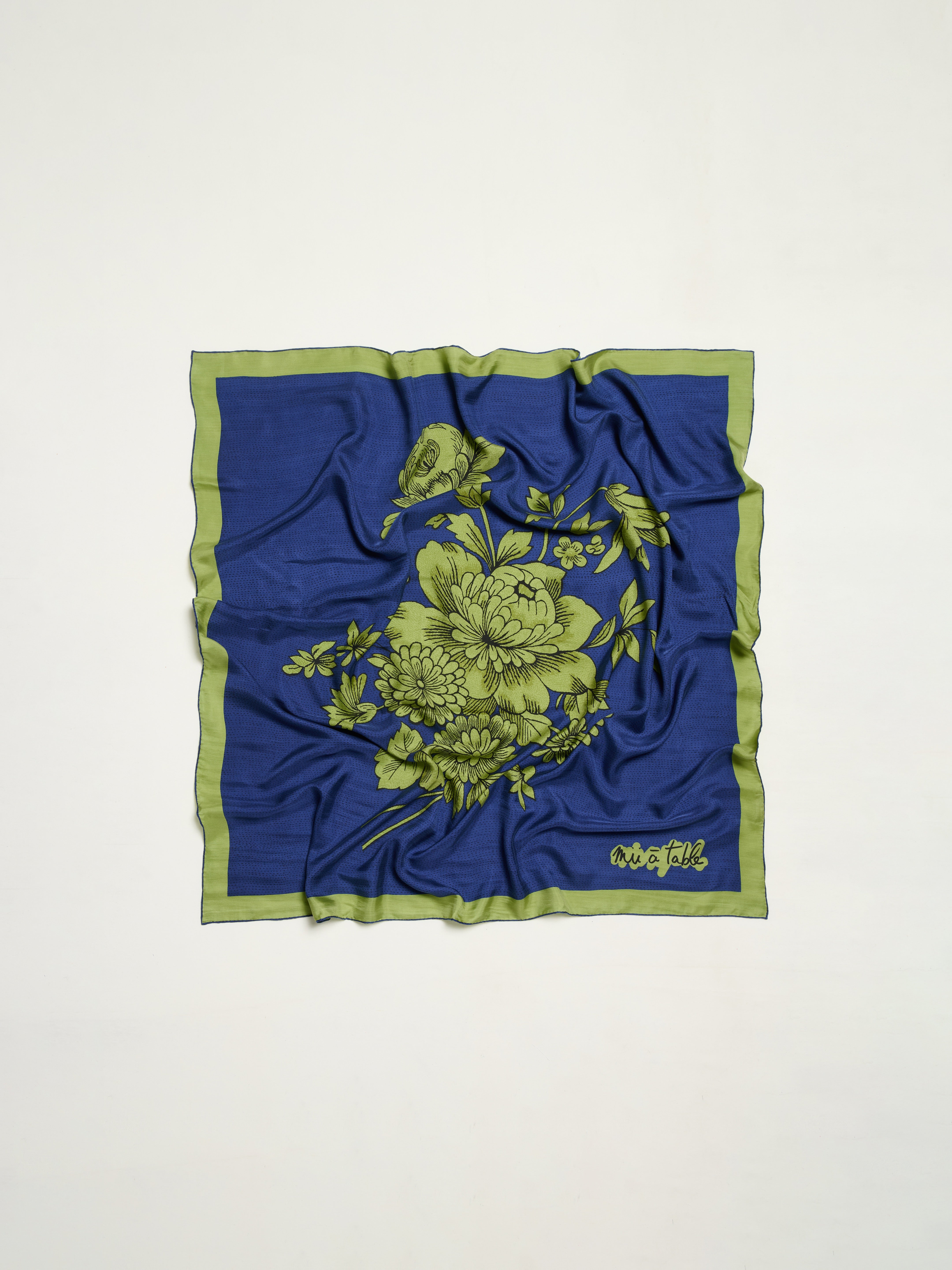 Mii Carré Soie 110 La Vaisselle foulard soie 110x110