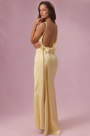 Oh Polly 15785 robe satin butter longue fendue