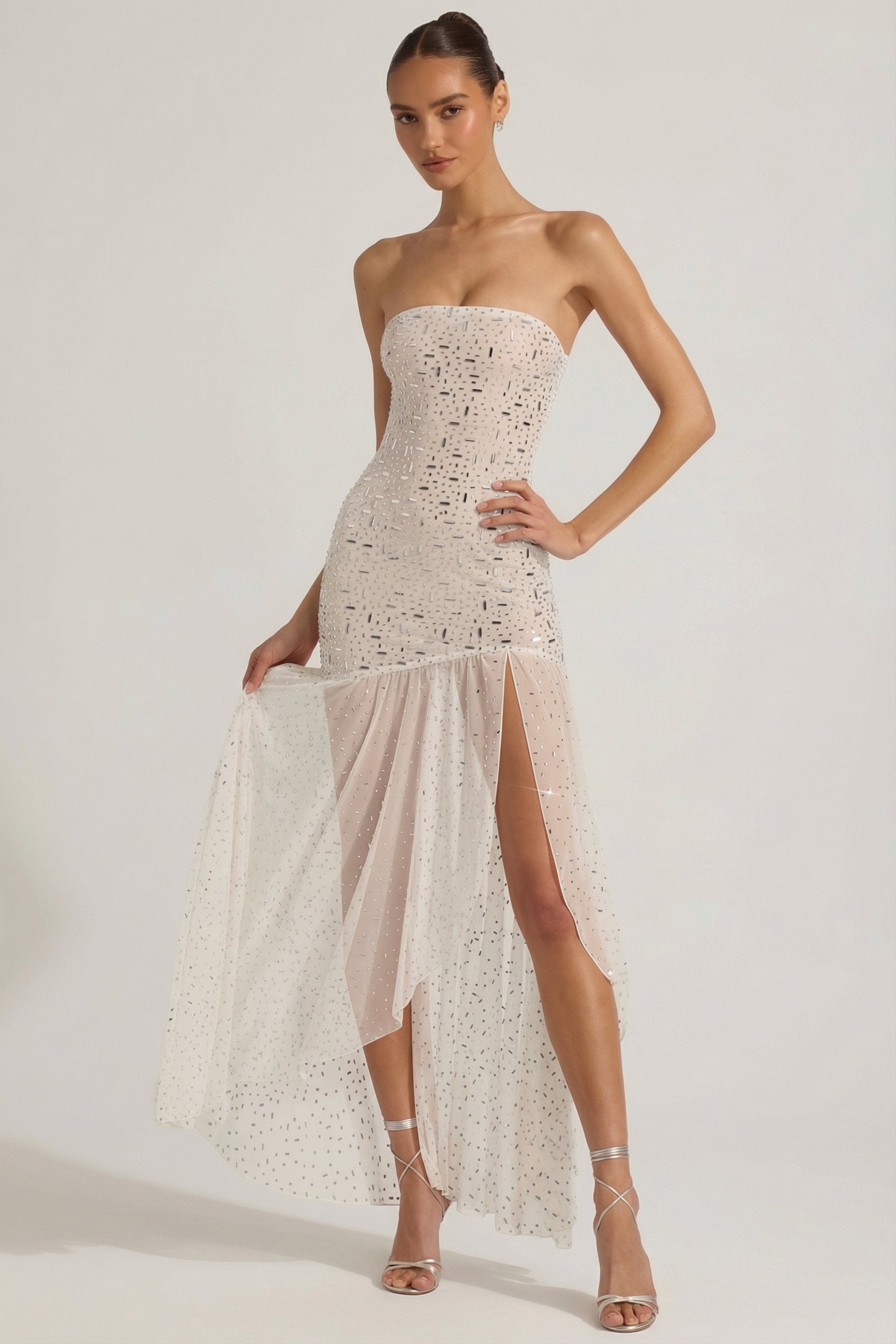 Oh Polly Embellished Kerra robe maxi blanche strass
